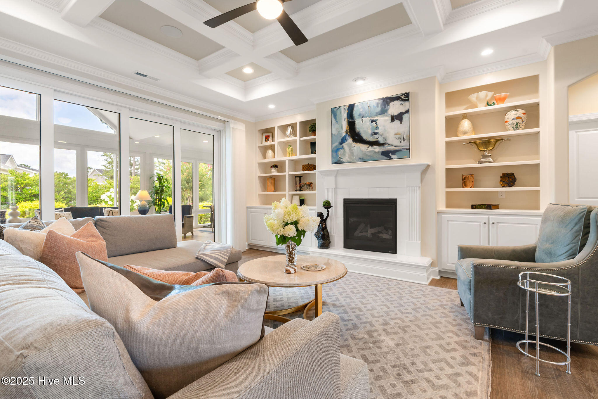 100517606 | Photo 23