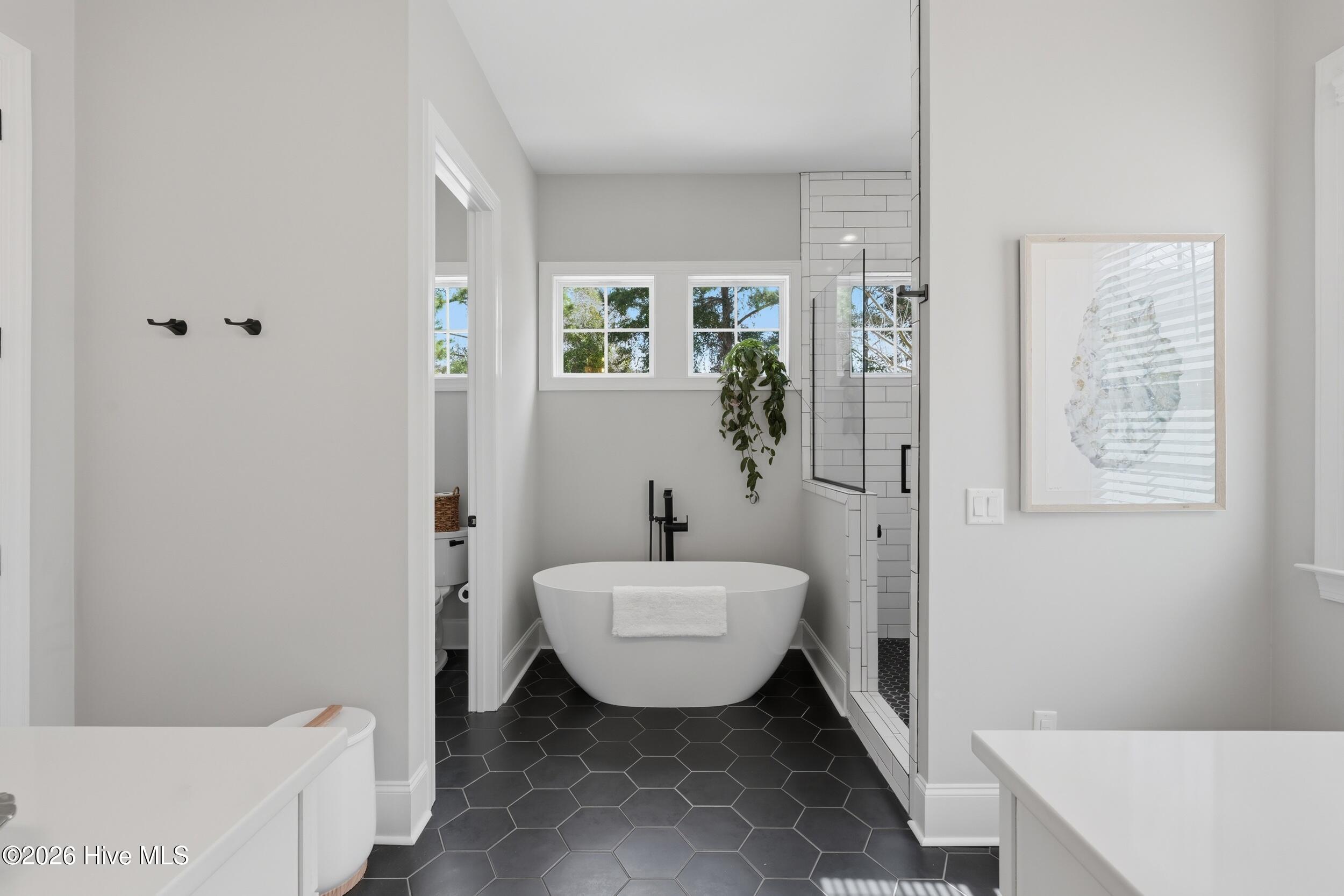 100562454 | Photo 24