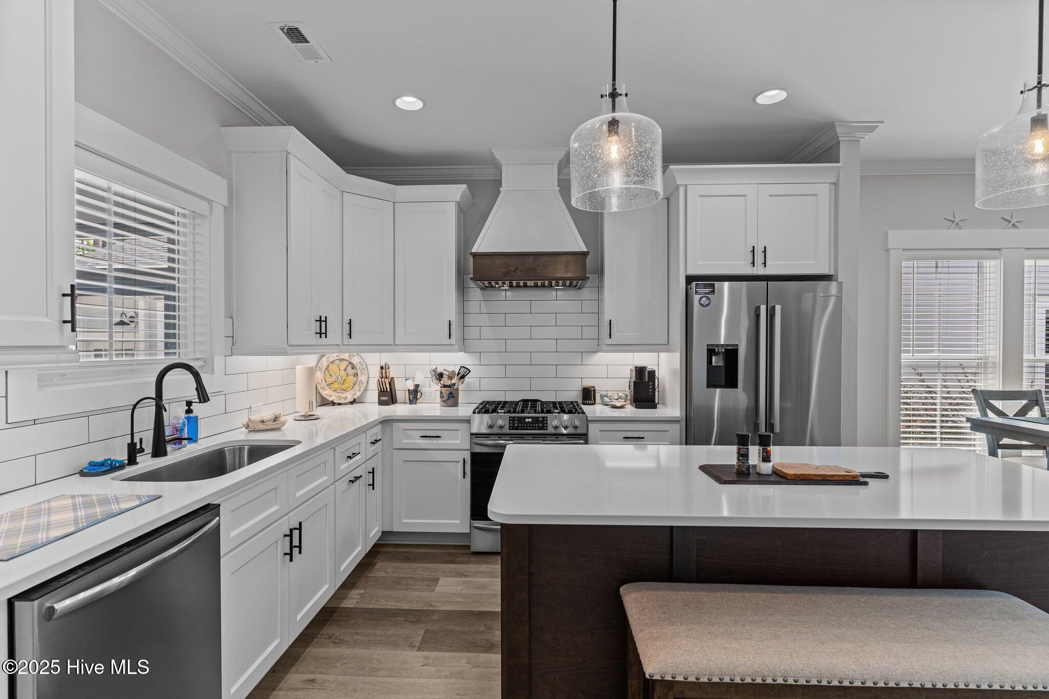 100517876 | Photo 38