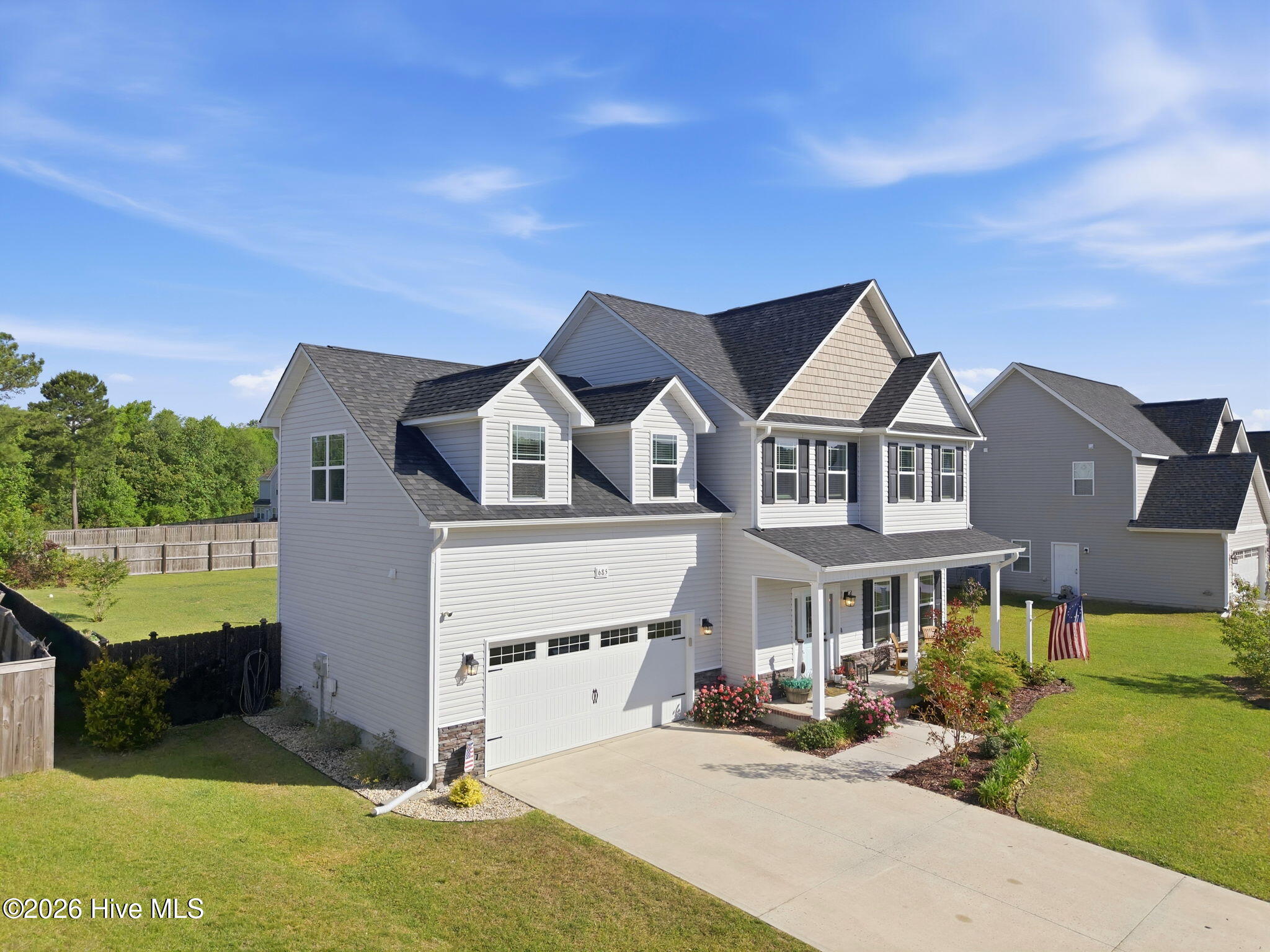 100570576 | Photo 52