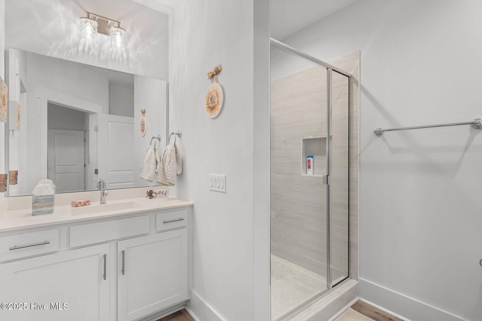 100536437 | Photo 25