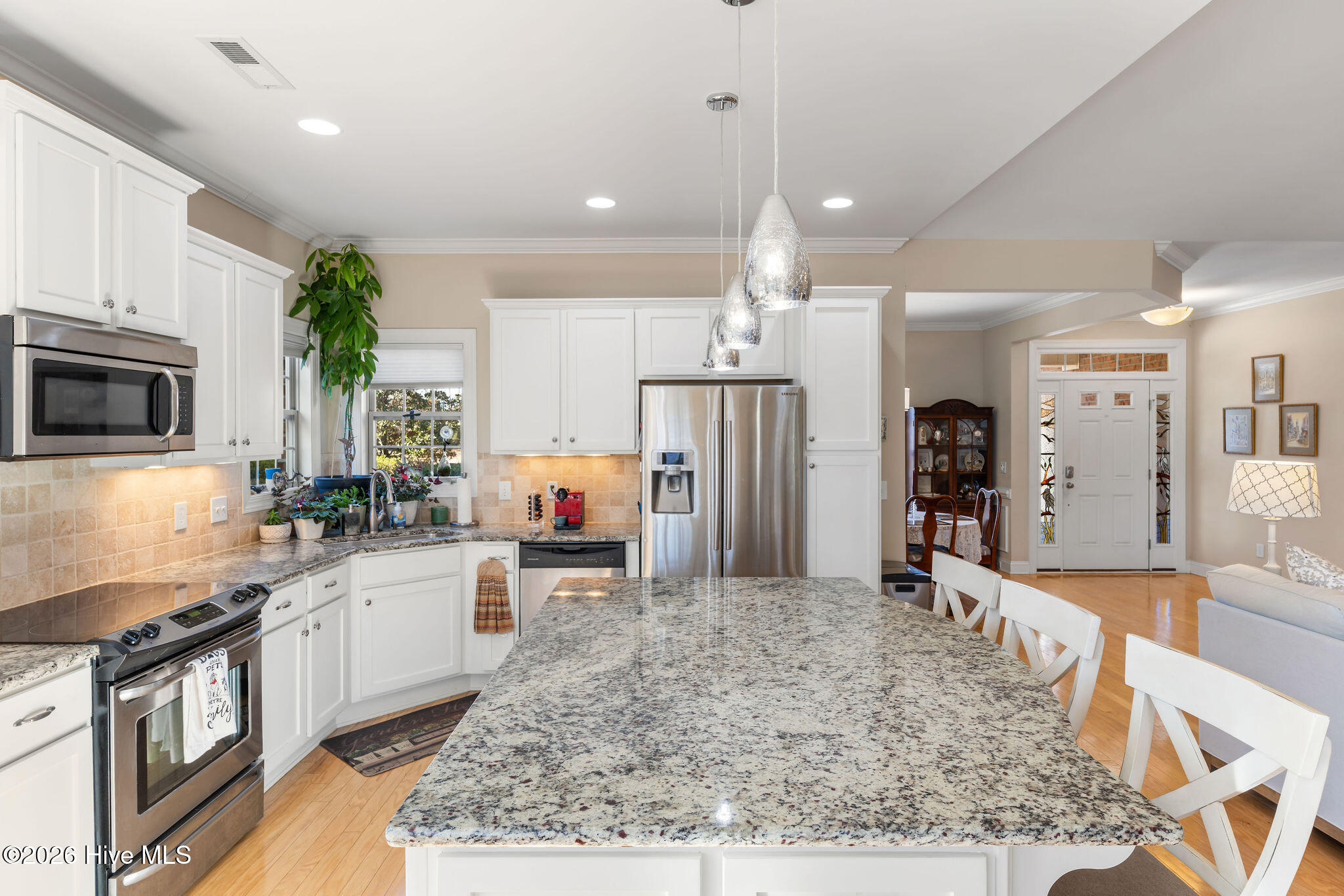 100554560 | Photo 16