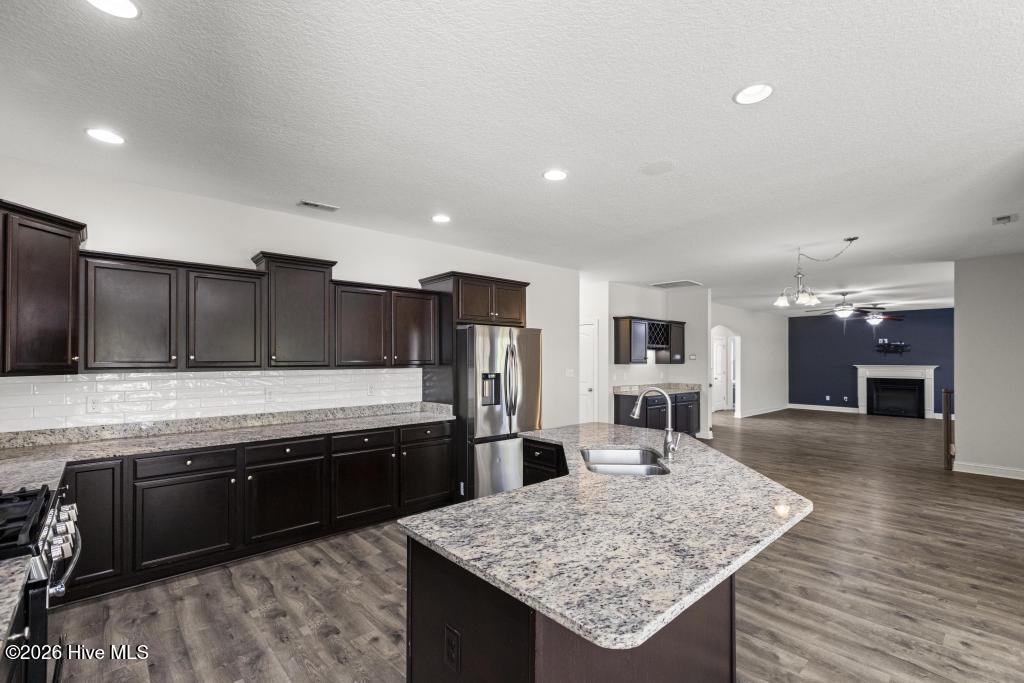 100552521 | Photo 16