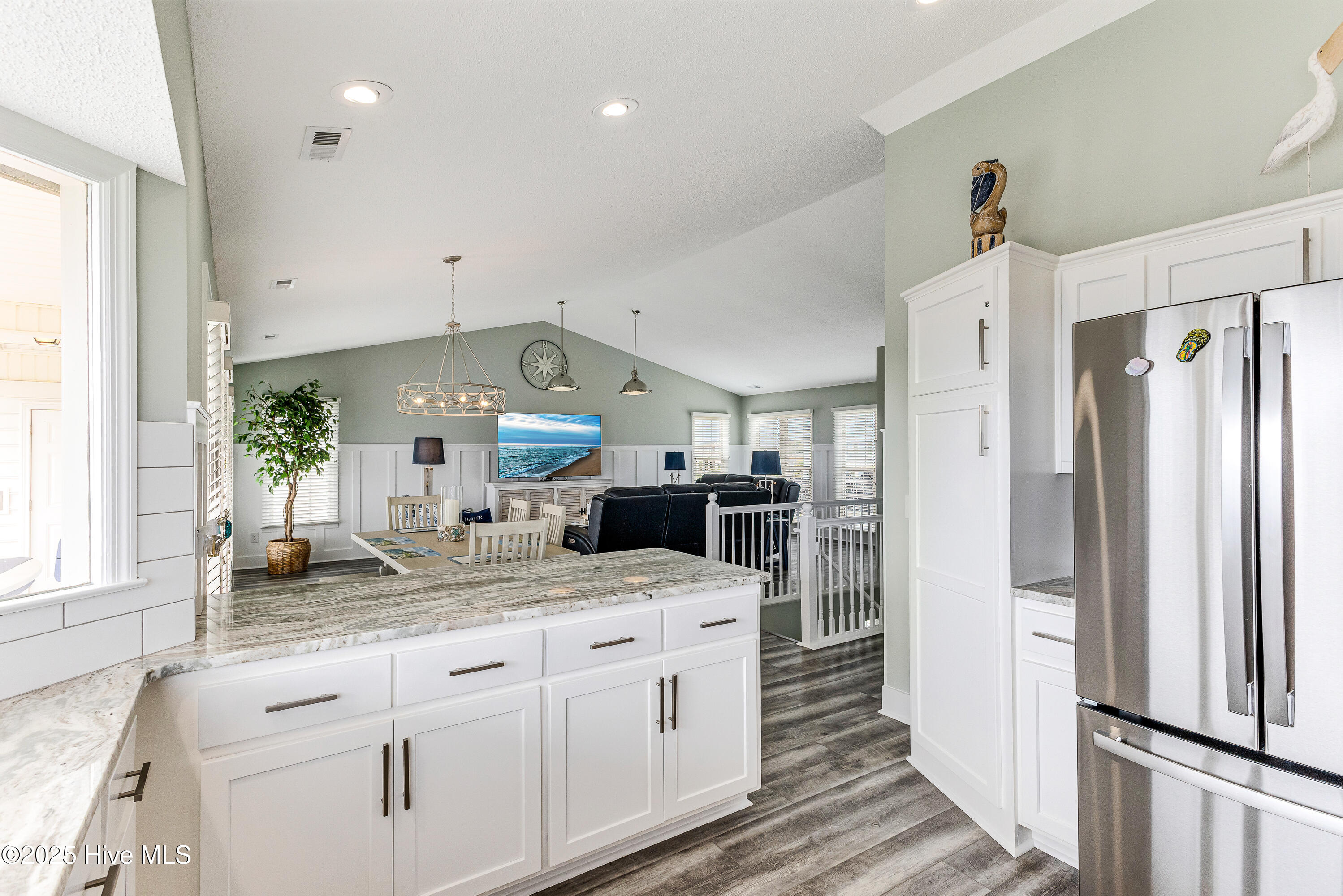 100530273 | Photo 13