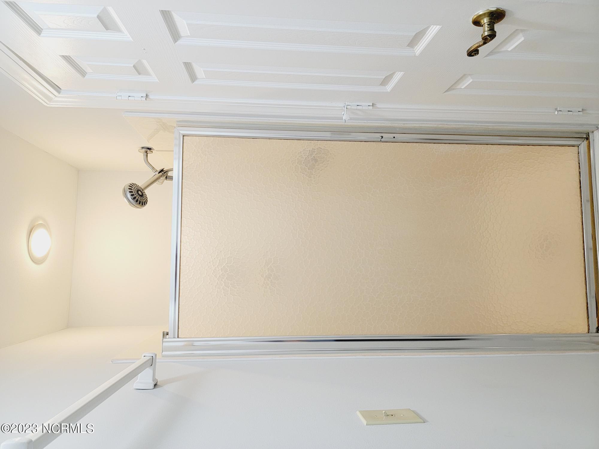 100548685 | Photo 21