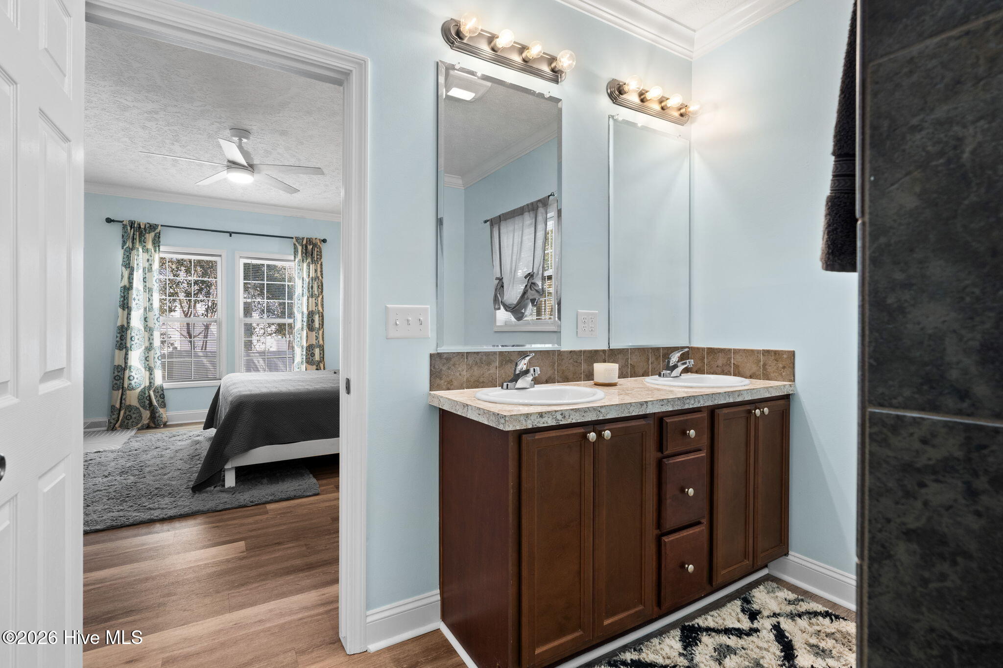 100545035 | Photo 27