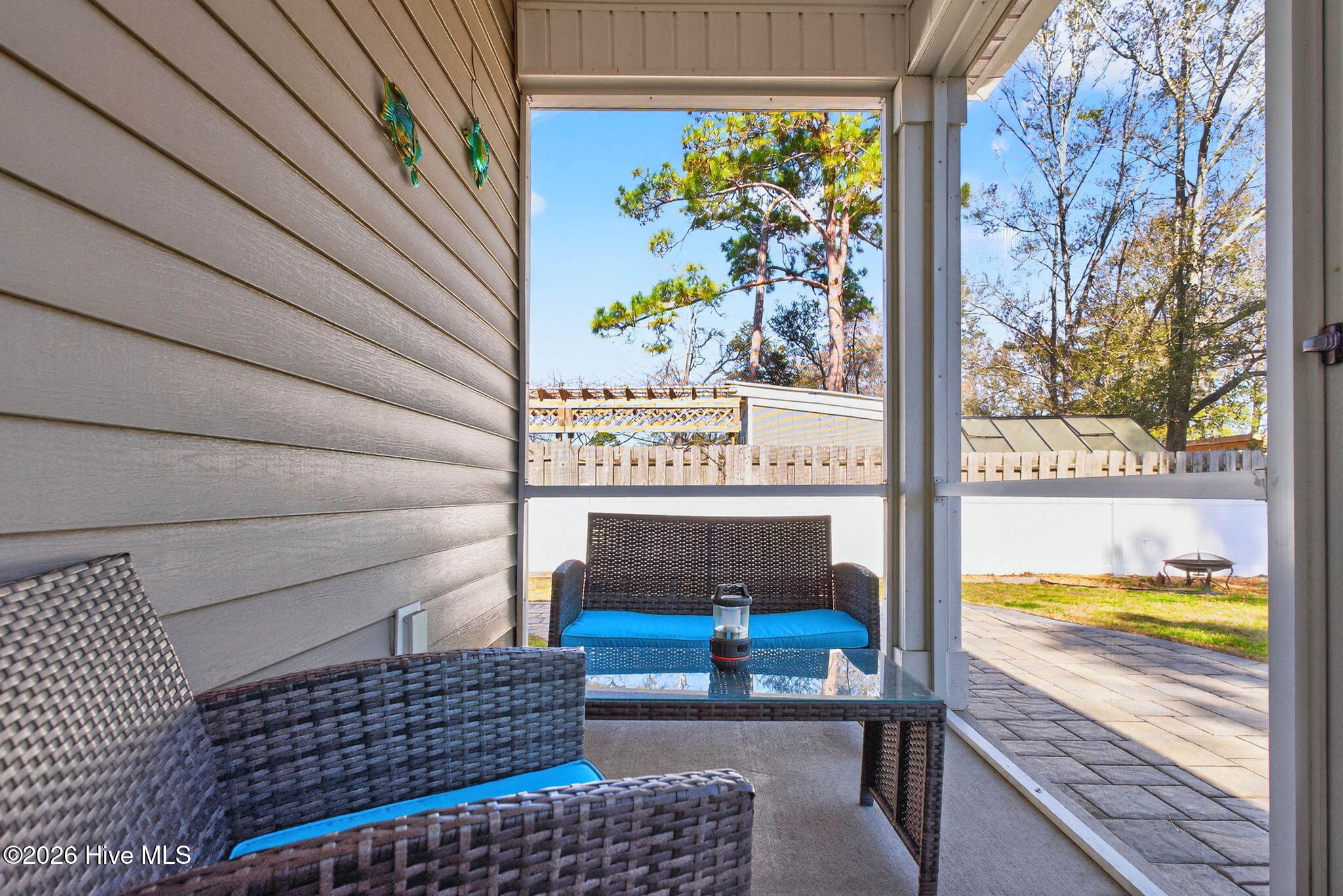 100555390 | Photo 22