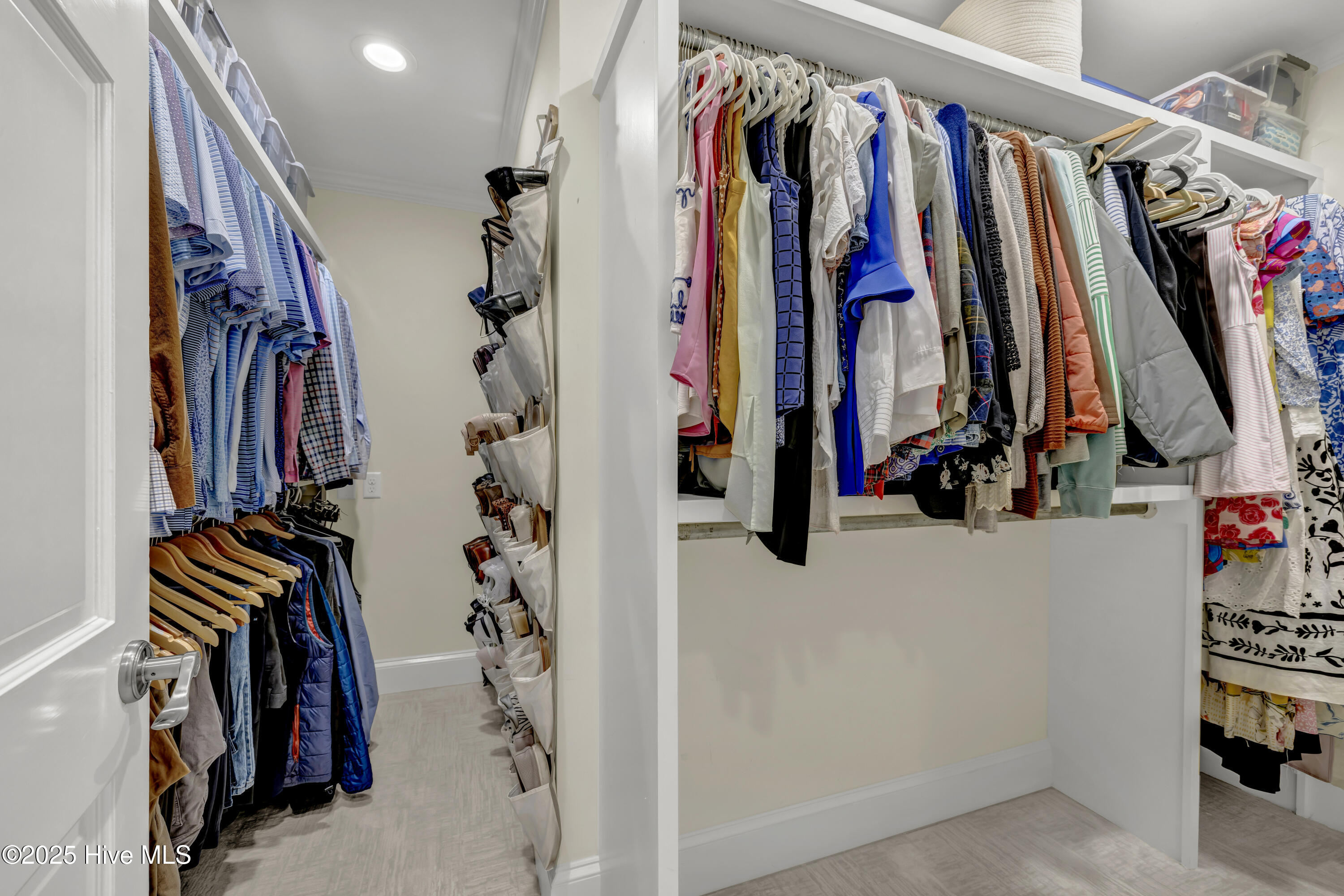 100519719 | Photo 18