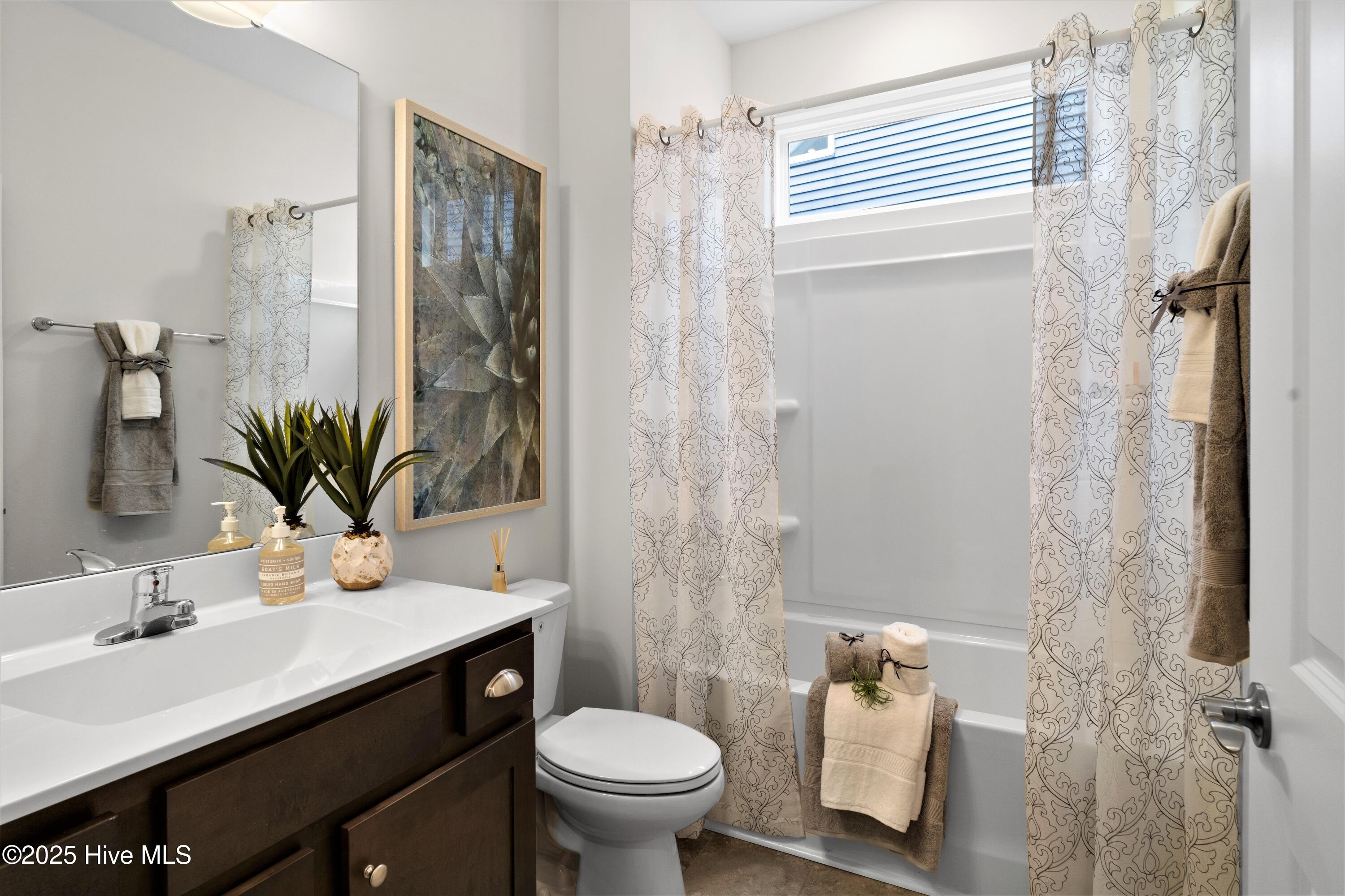 100487800 | Photo 22