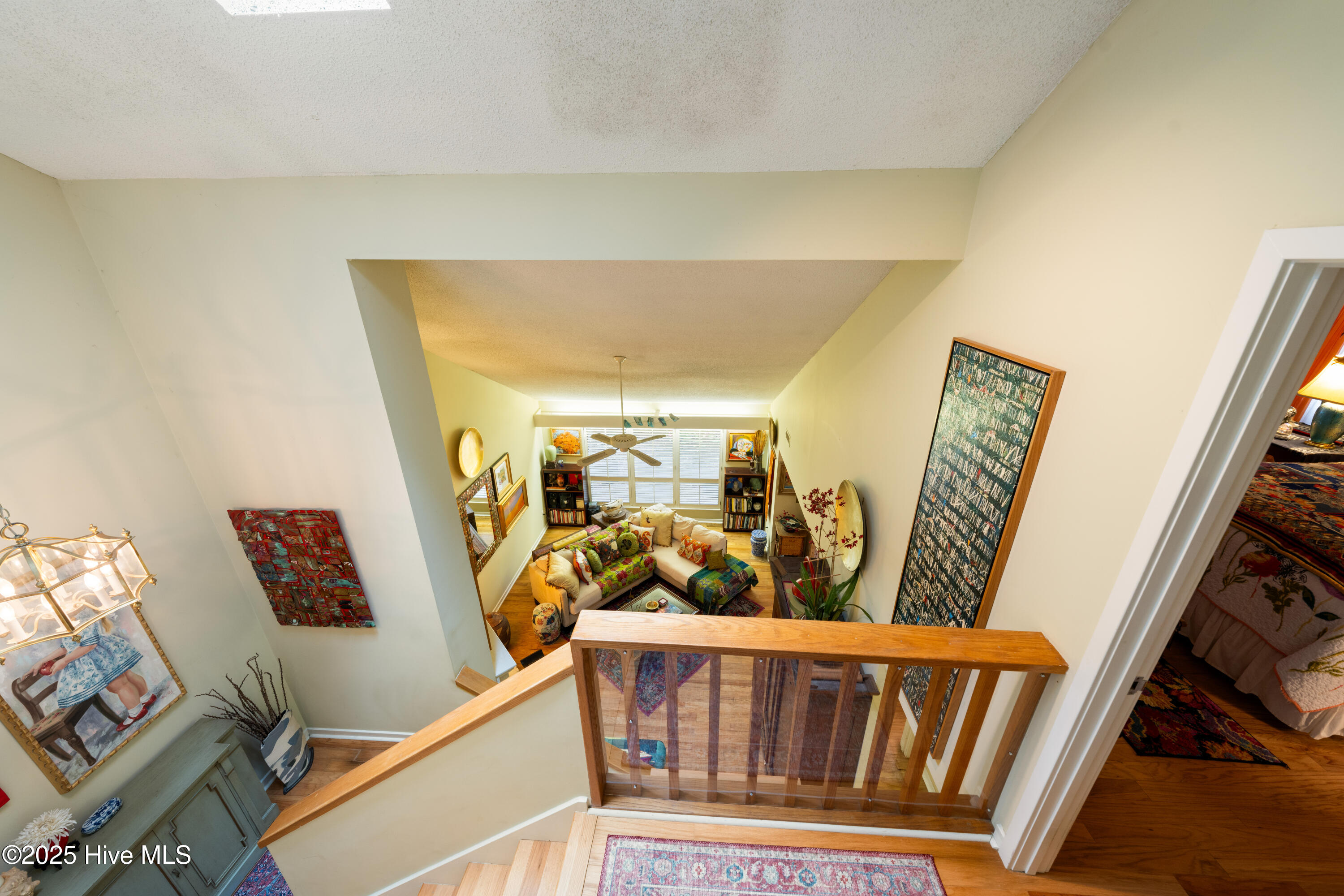 100543776 | Photo 38