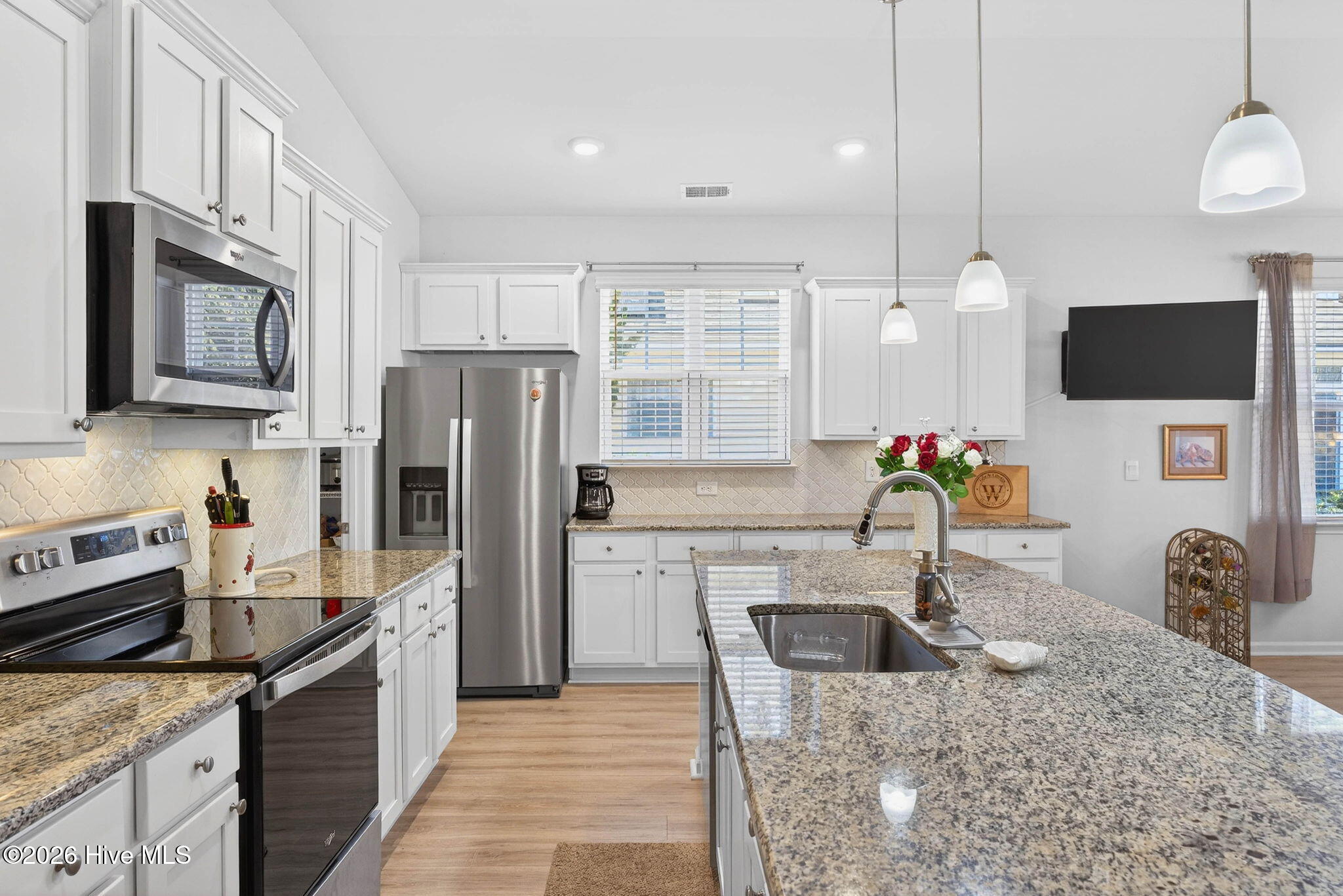 100555418 | Photo 12