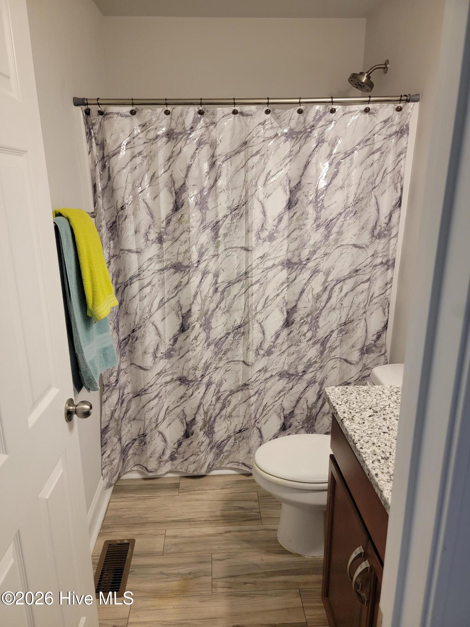 100548706 | Photo 23