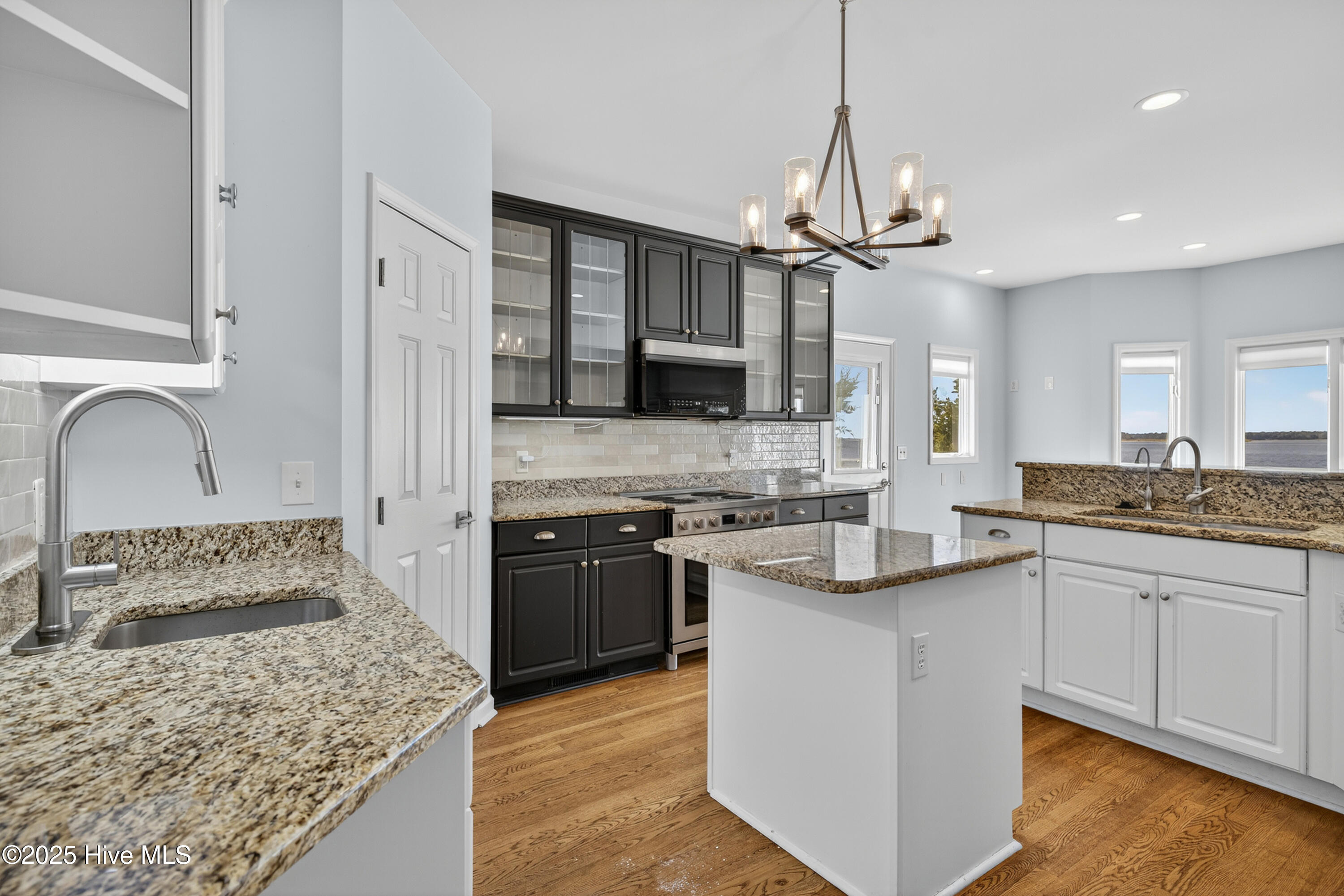 100539038 | Photo 39