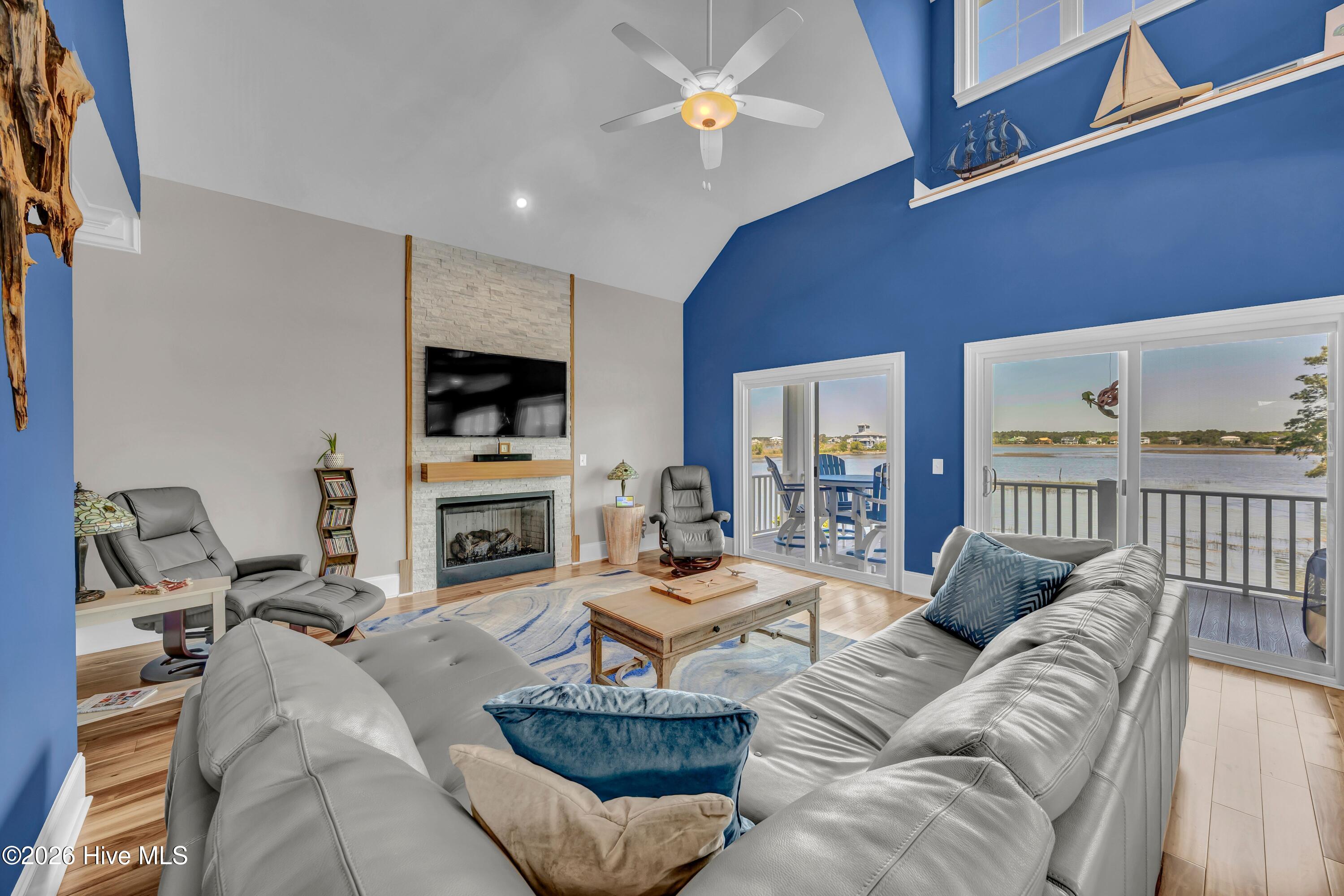 100569369 | Photo 20