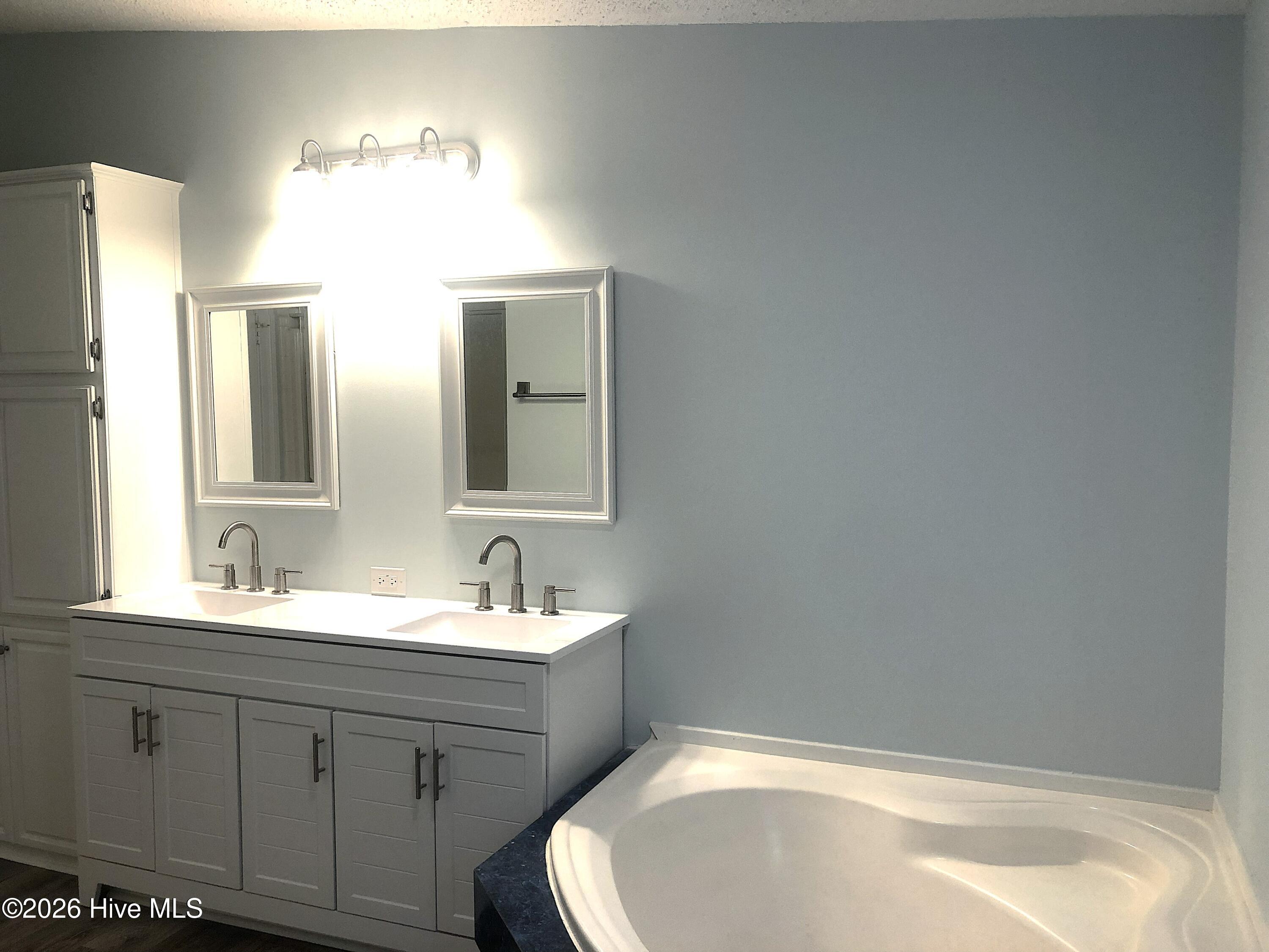 100549339 | Photo 20