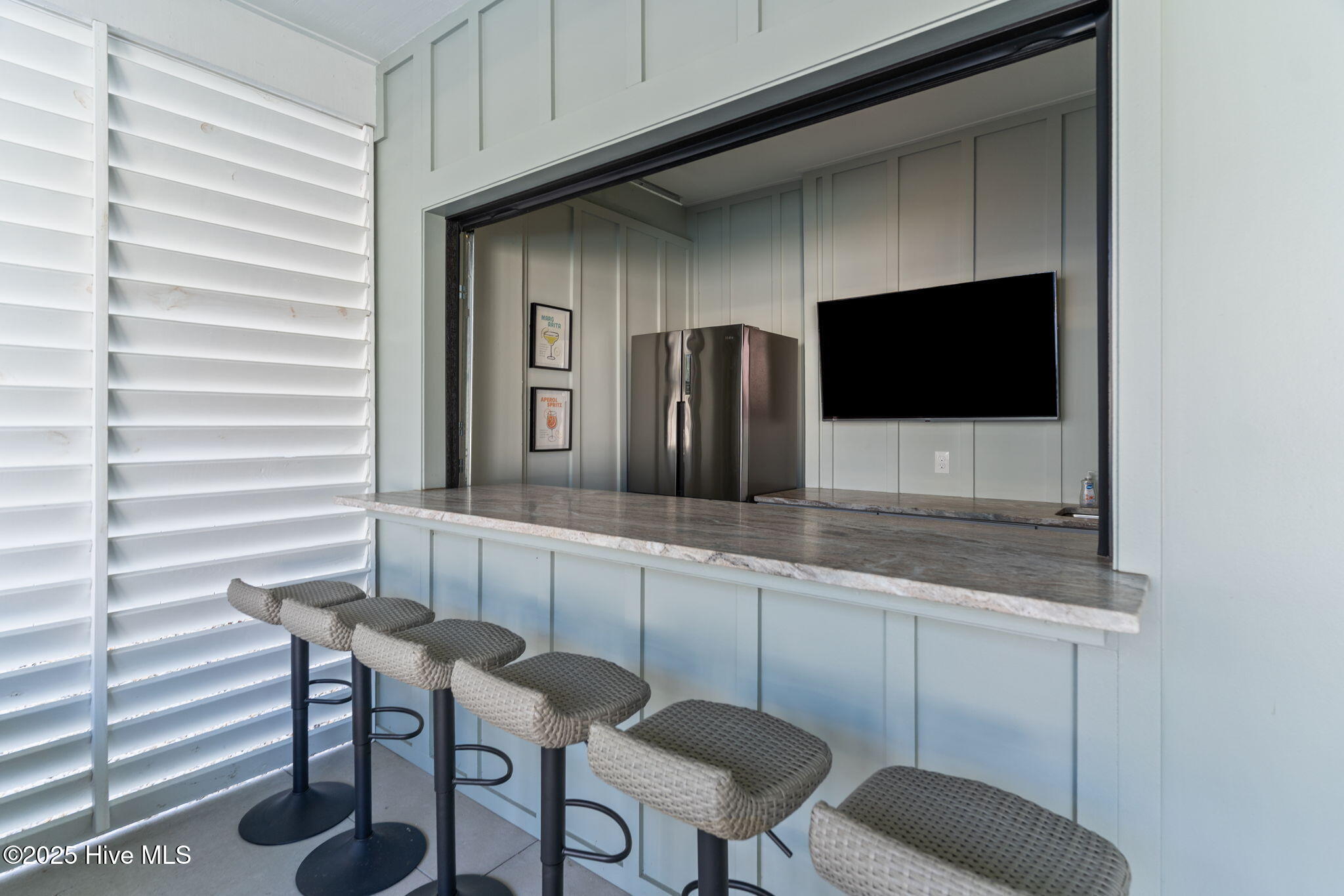 100545379 | Photo 40