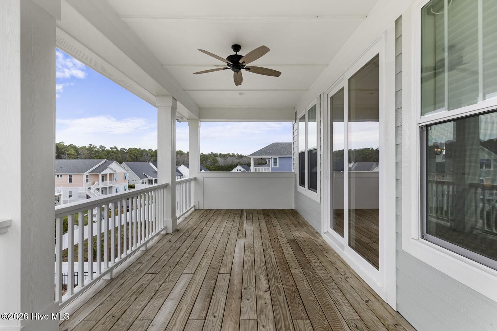 100557738 | Photo 42