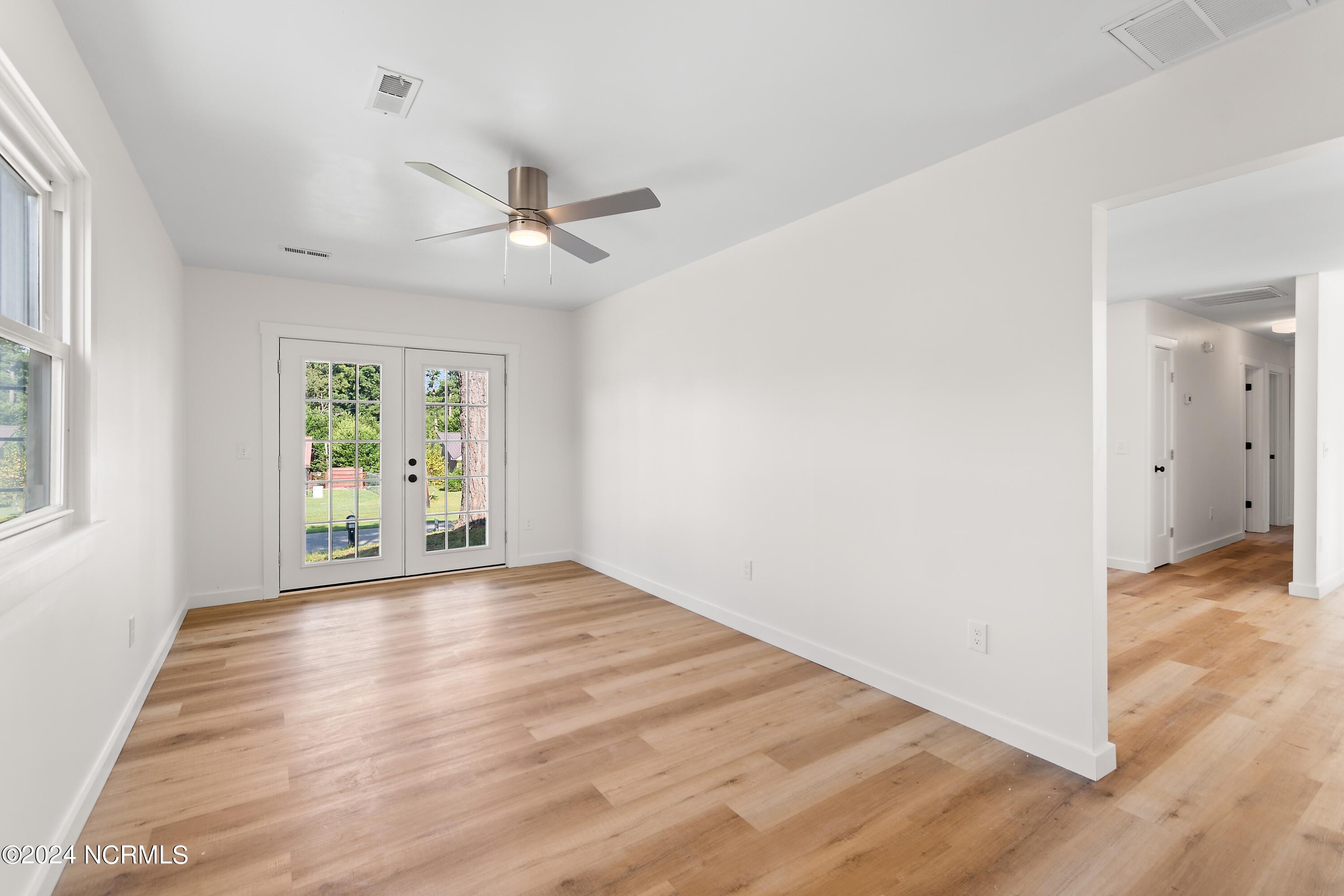 100563573 | Photo 23