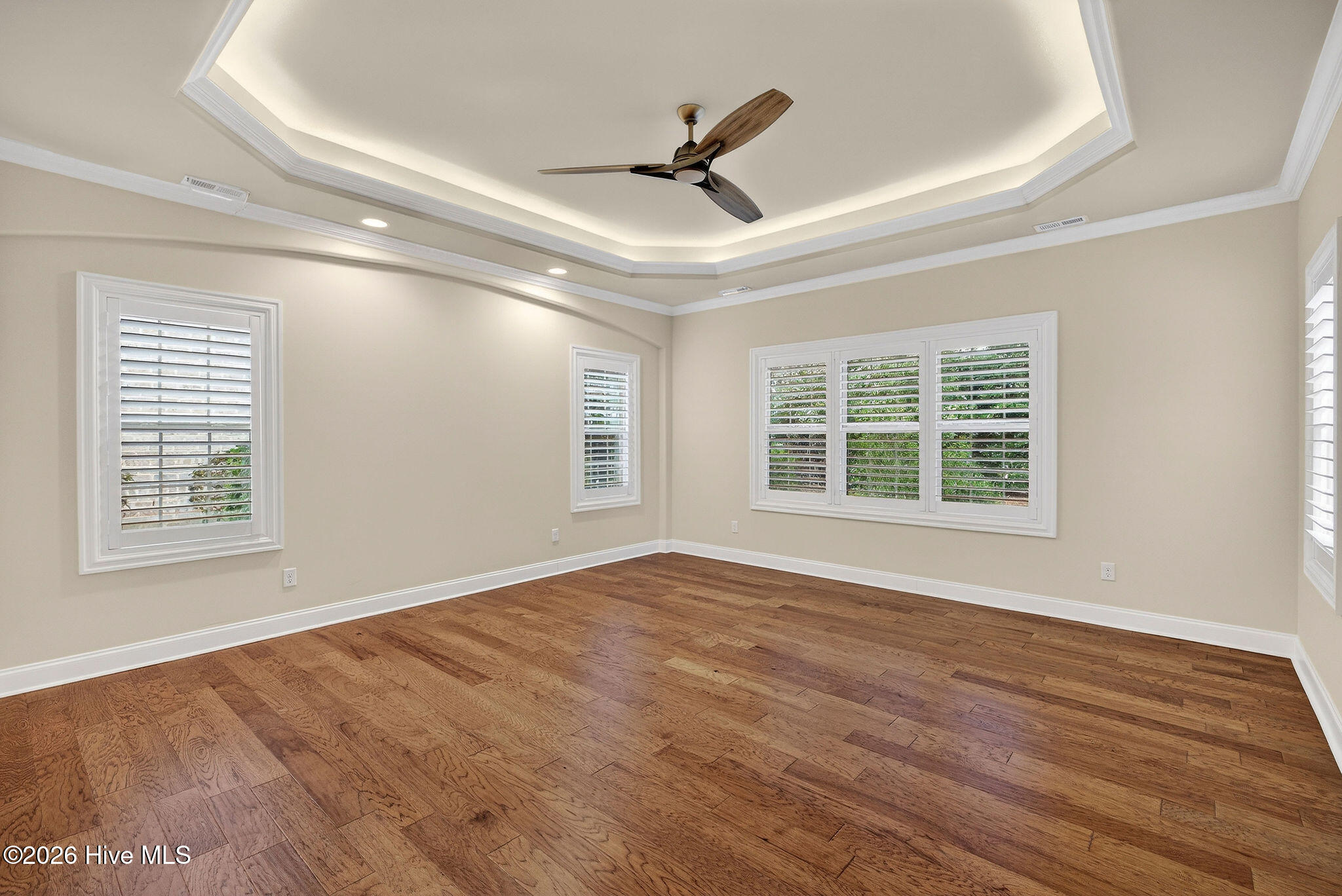 100557341 | Photo 31