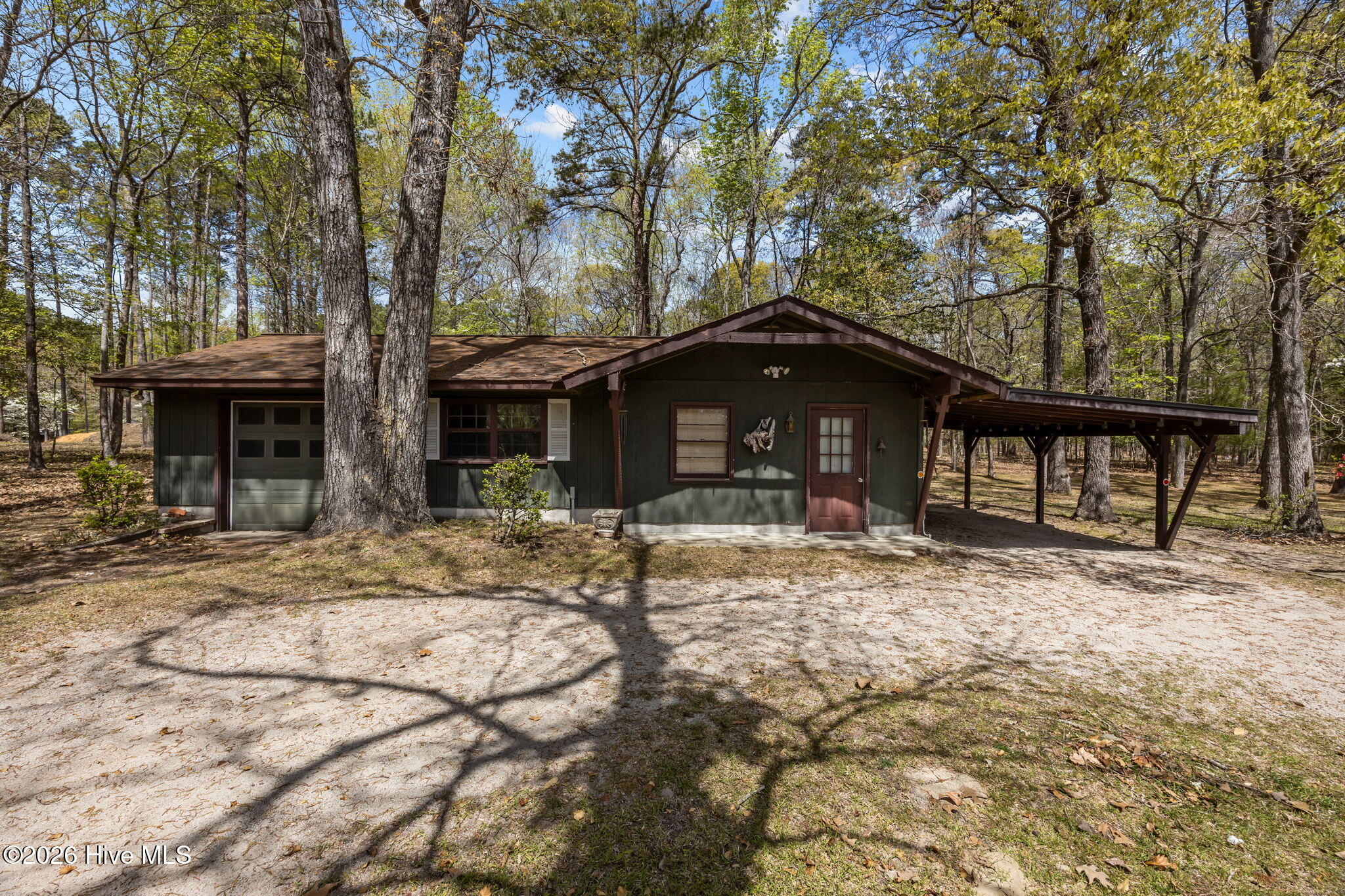 512 Raymond Drive,Arapahoe