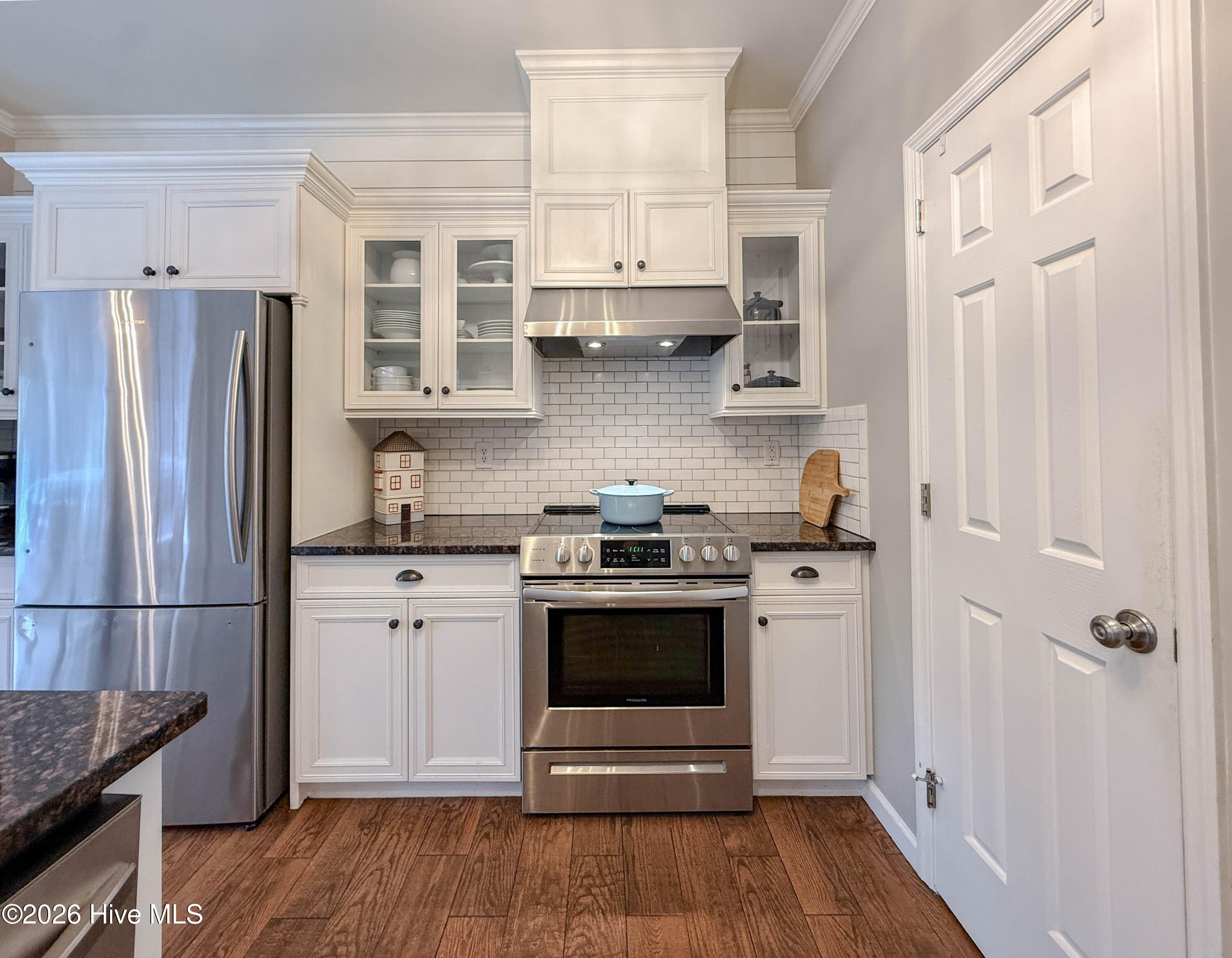 100549521 | Photo 35