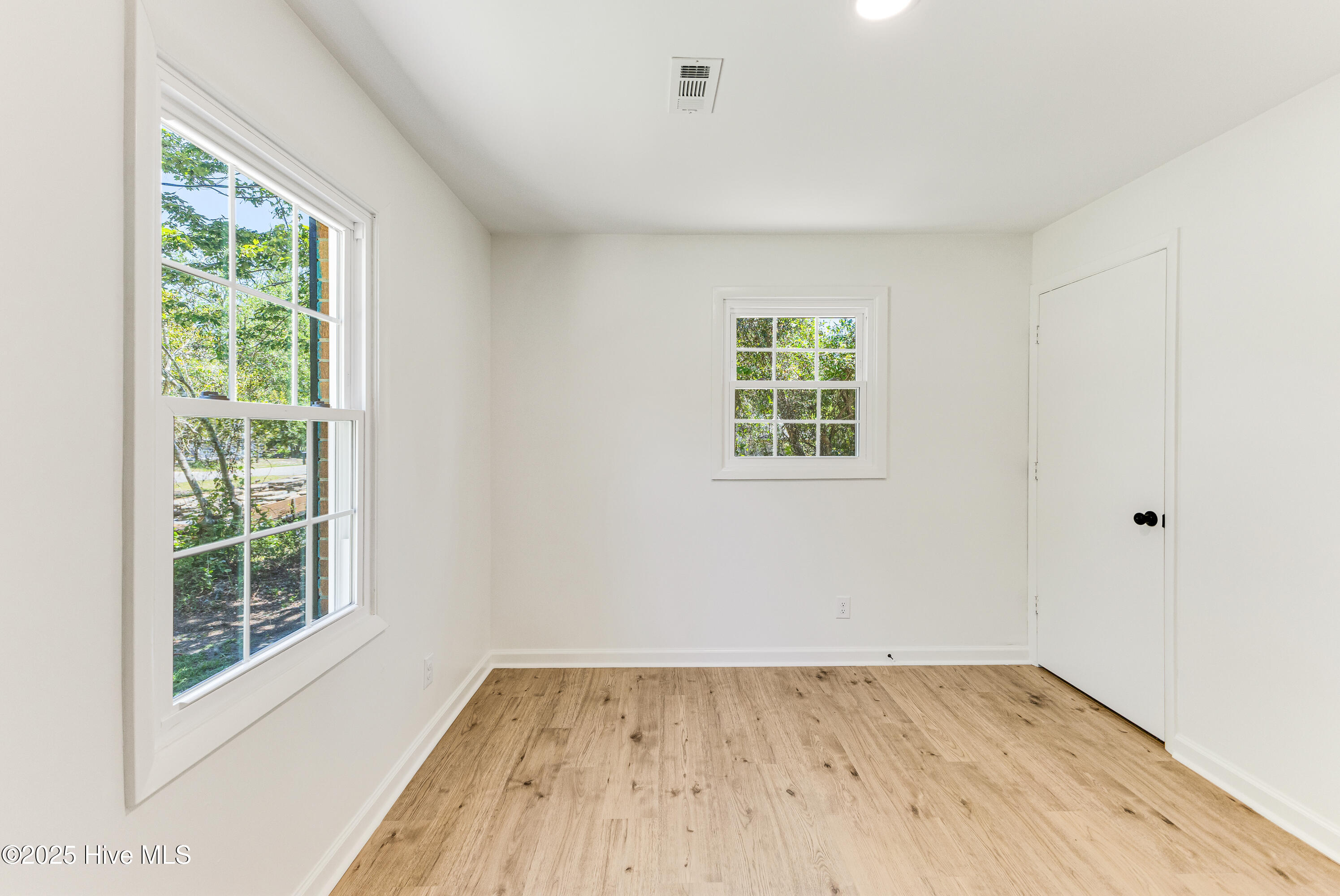 100509381 | Photo 27