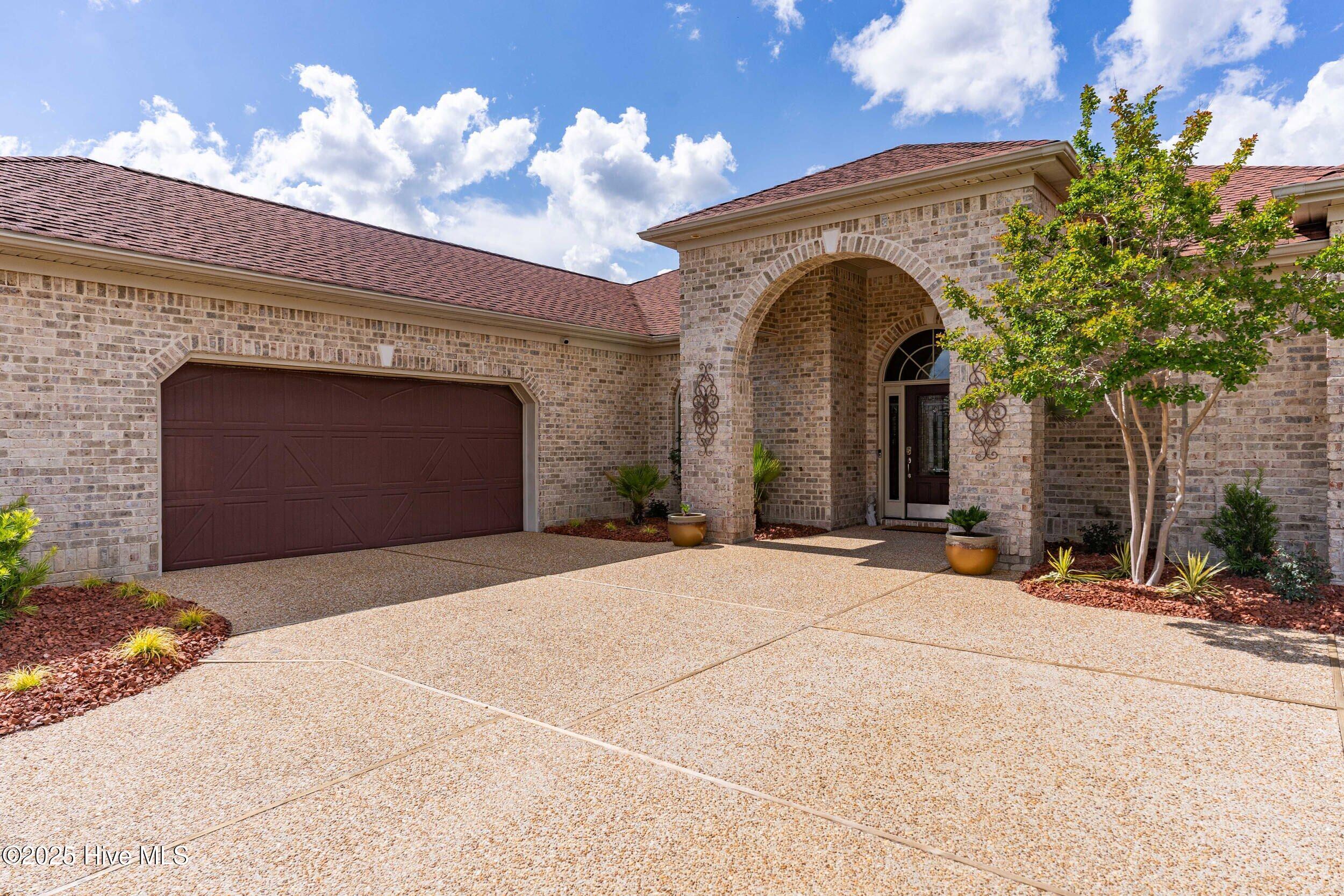 100543015 | Photo 36