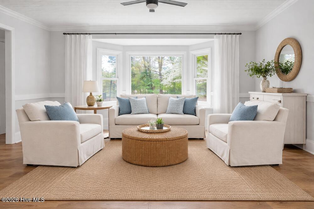 100562479 | Photo 16