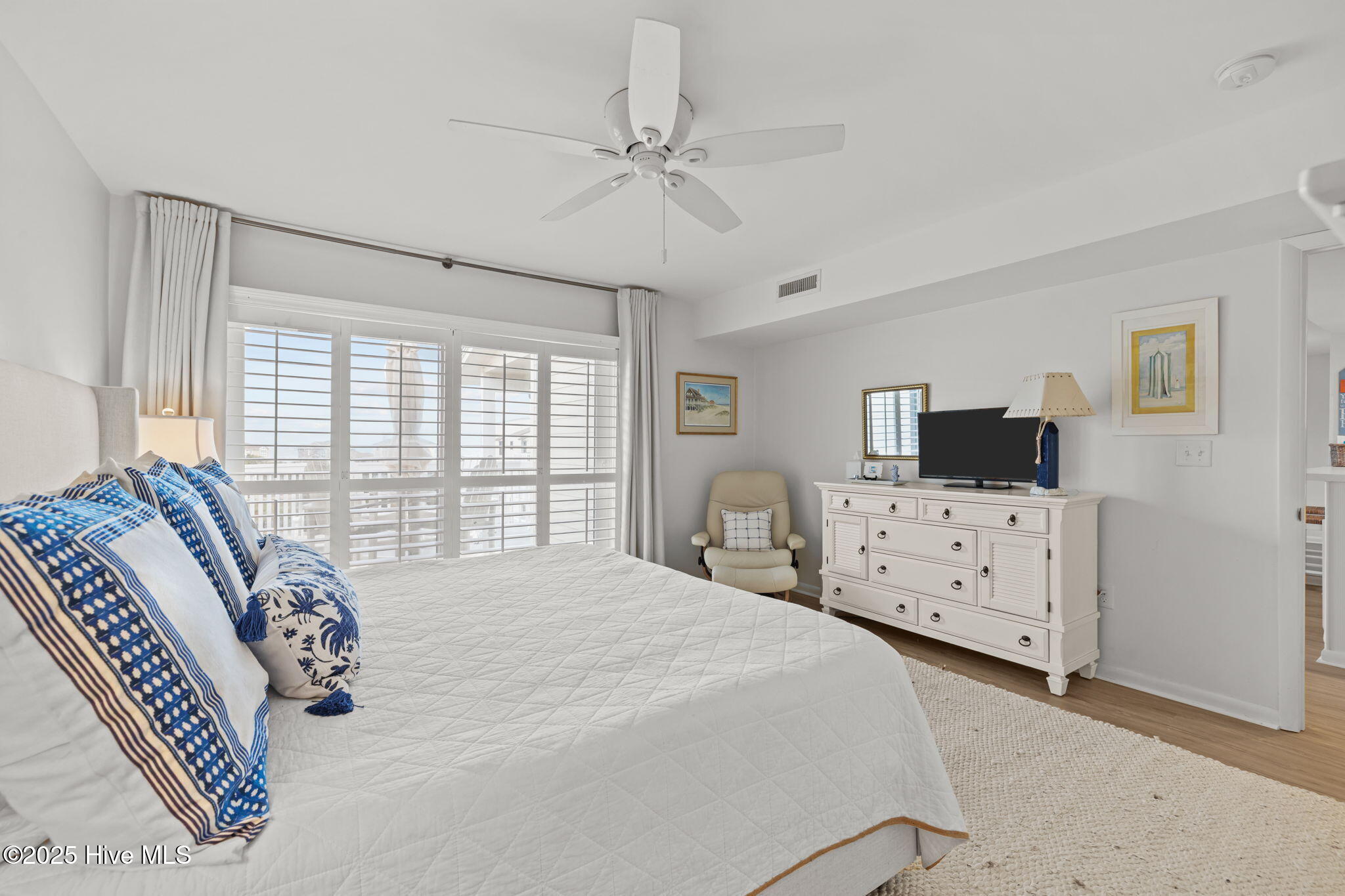 100543280 | Photo 21