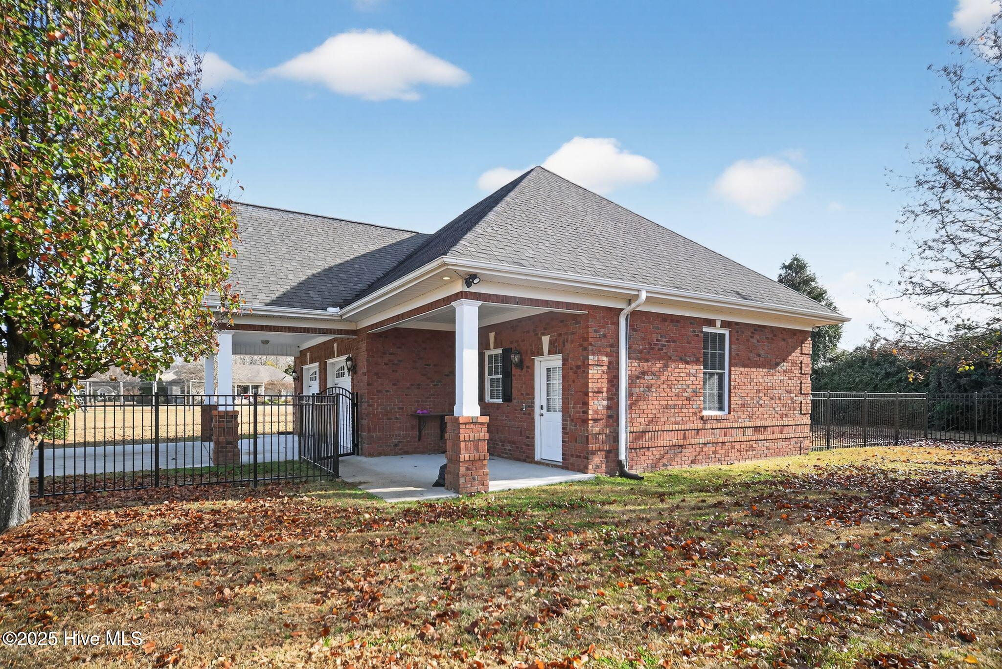 Homes for sale in Greenville, NC | 2354 Water View Rd, Greenville, NC 27858 | MLS# 100543889