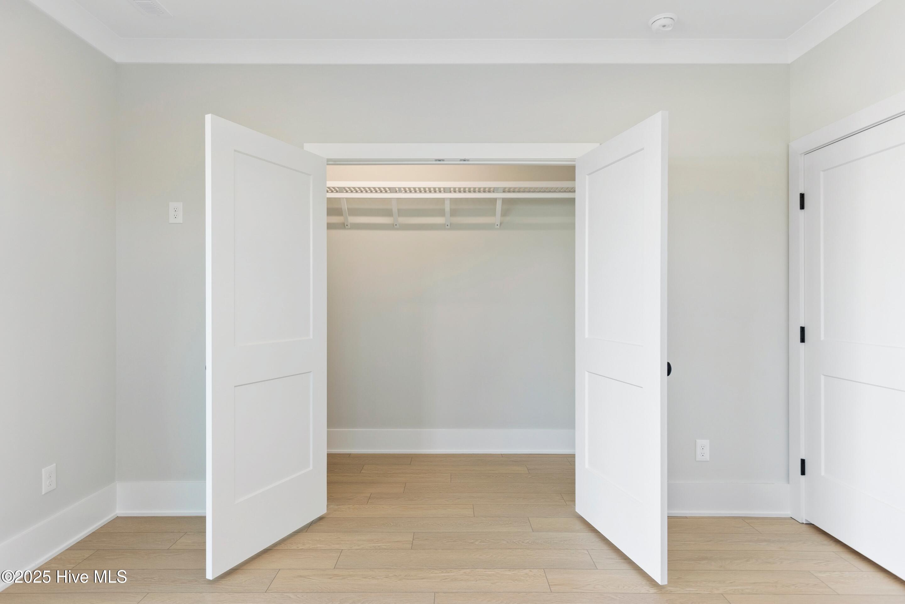 100544880 | Photo 39