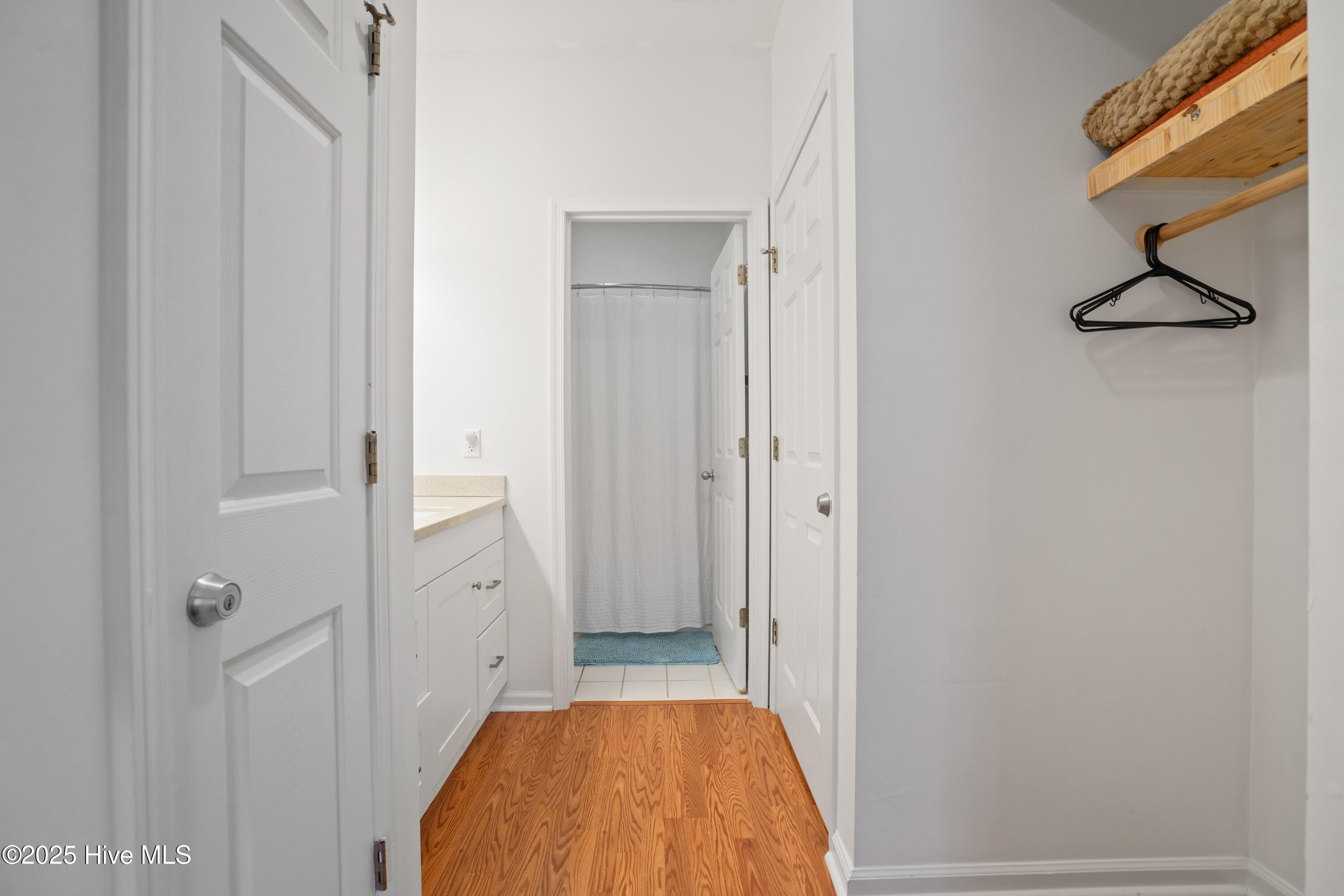 100533725 | Photo 34