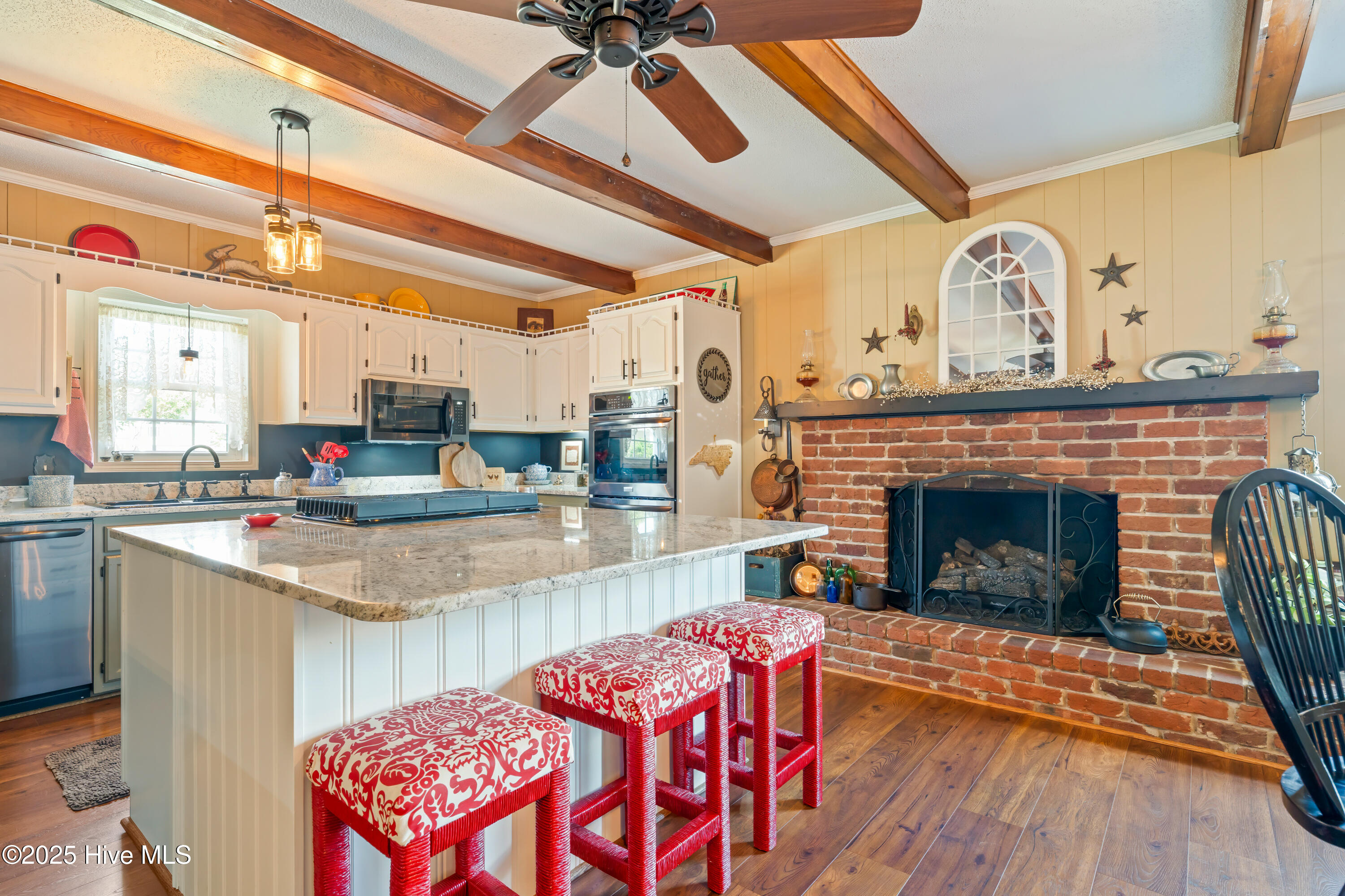 100531366 | Photo 50