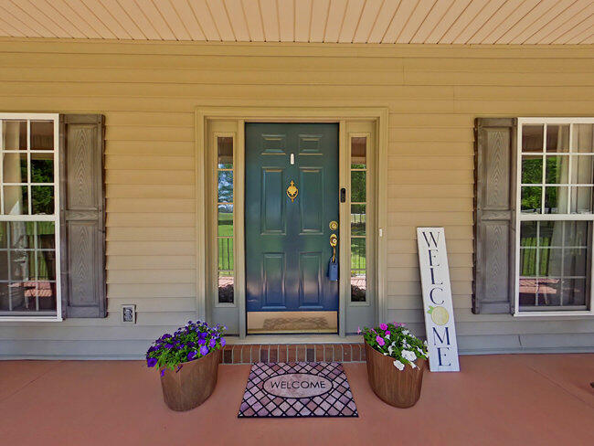 007_42-front_porch