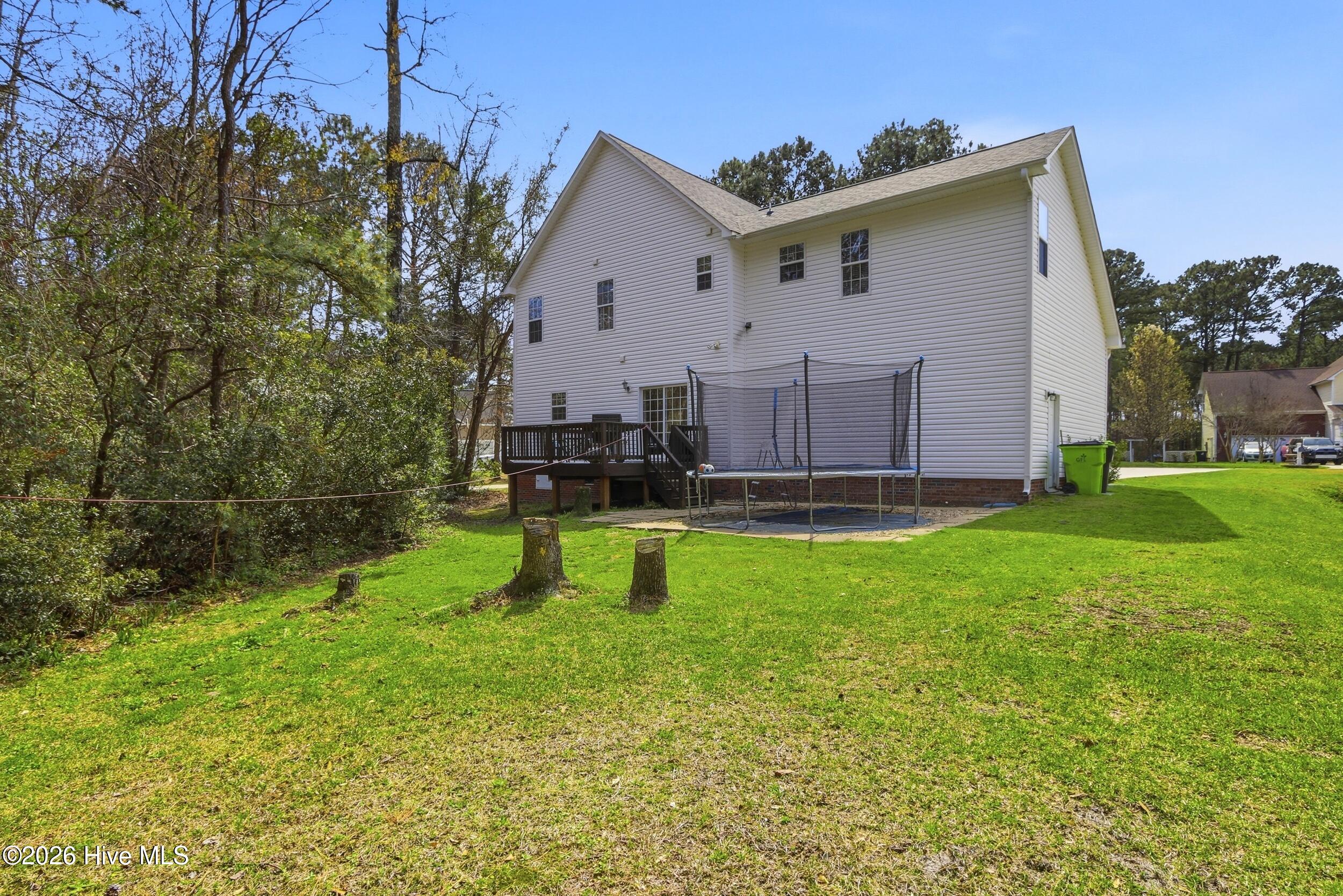 100562150 | Photo 35