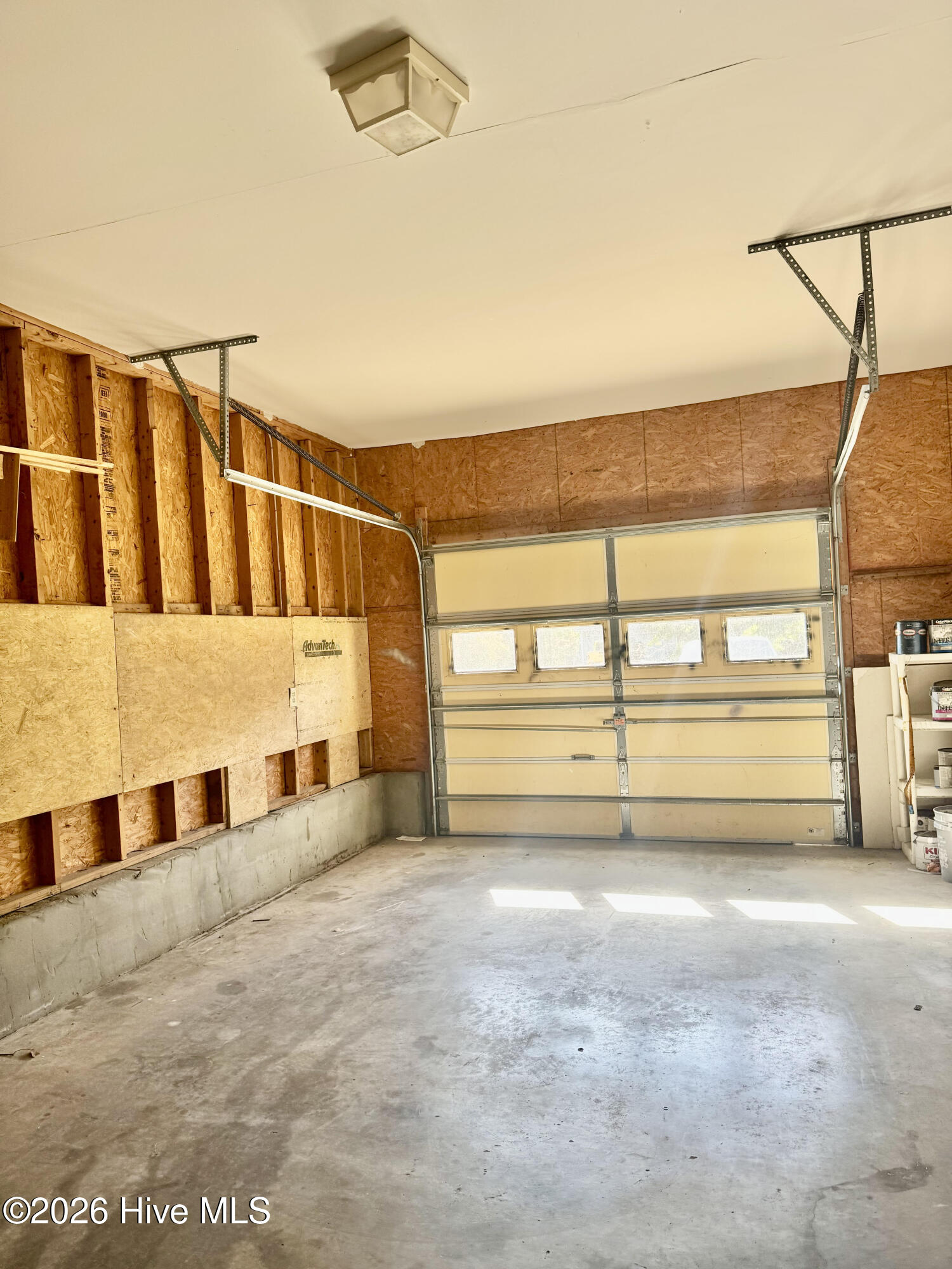 100568678 | Photo 24