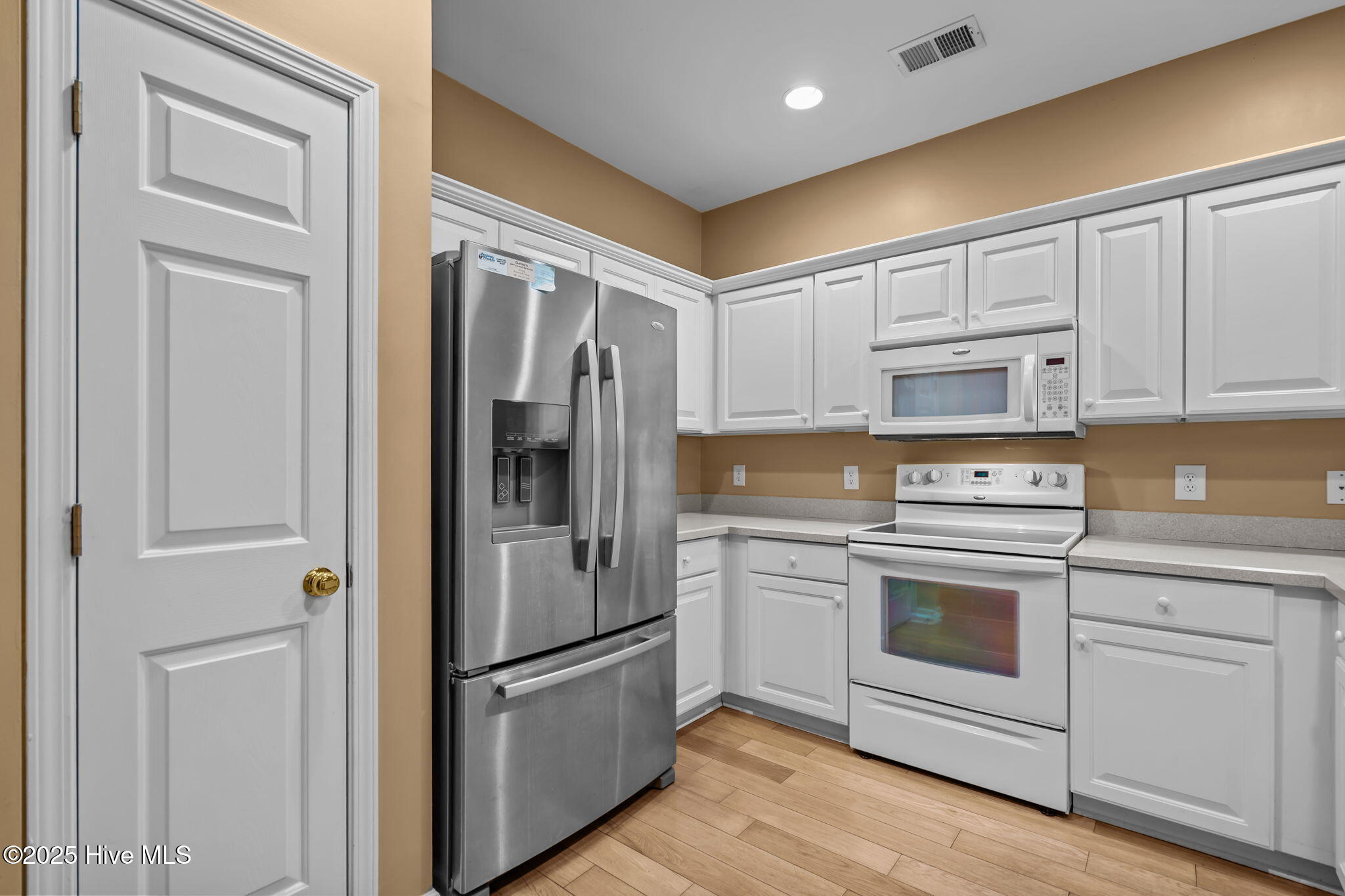 100538741 | Photo 11