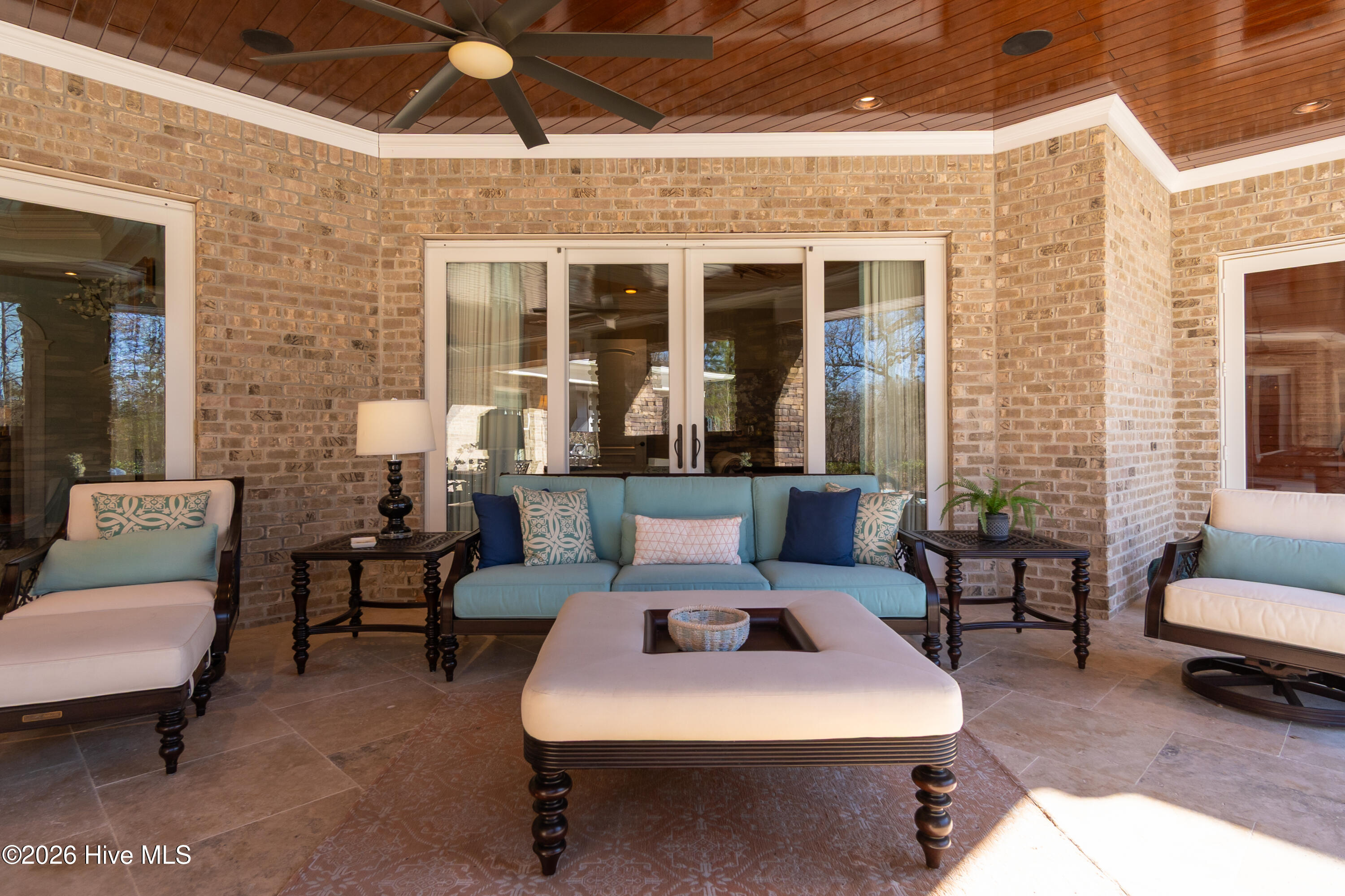 100550947 | Photo 82