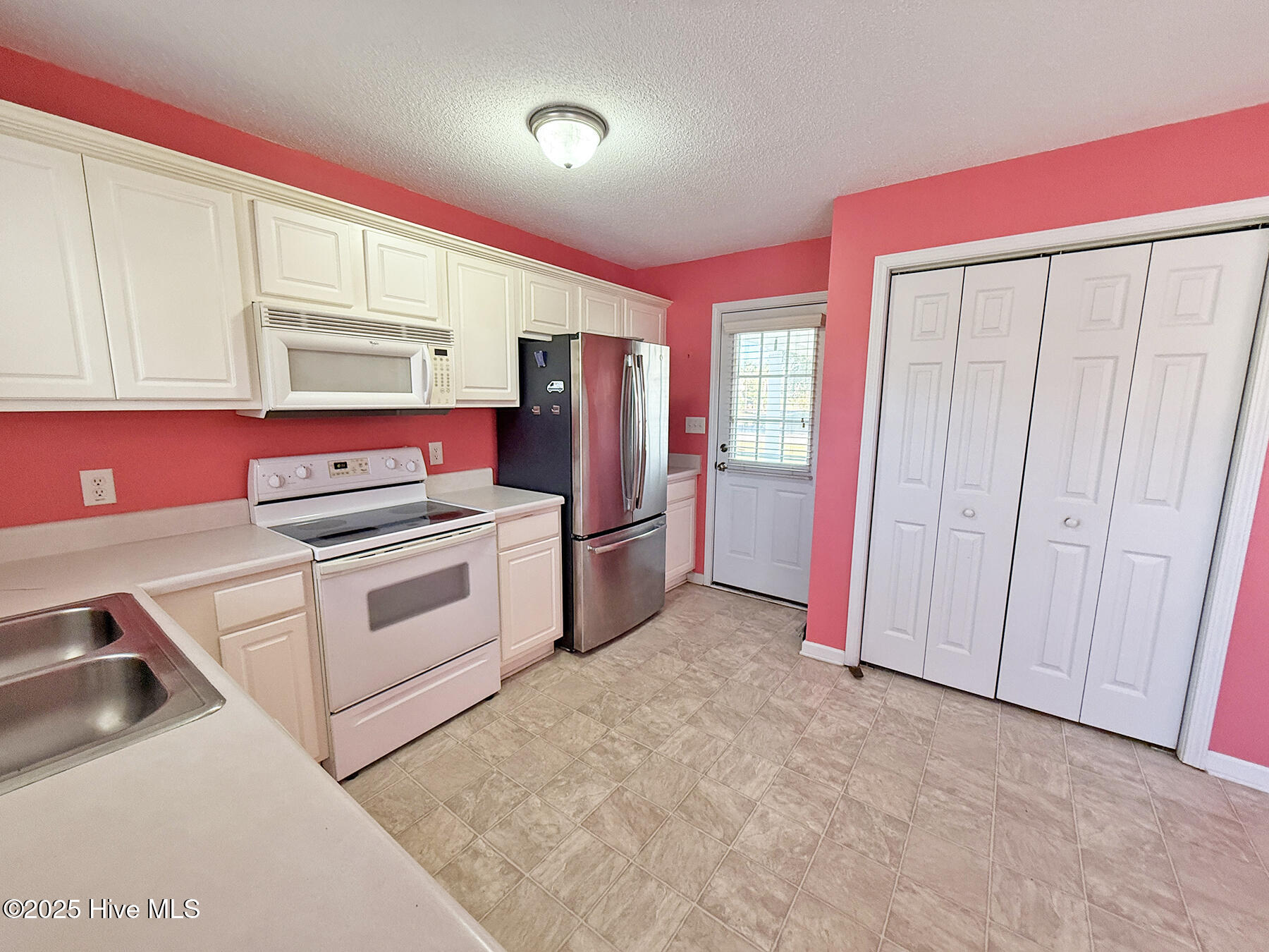 100537357 | Photo 16