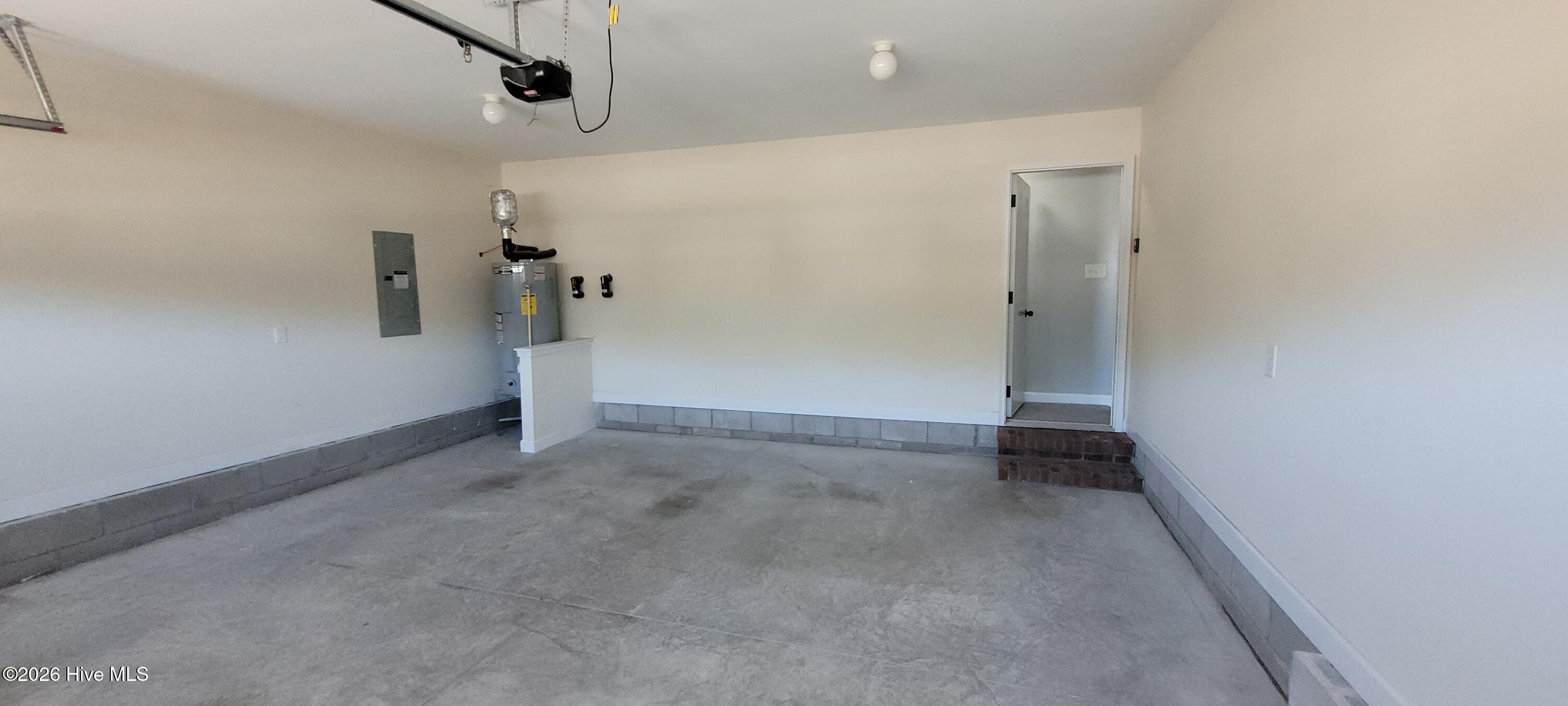 100550457 | Photo 25