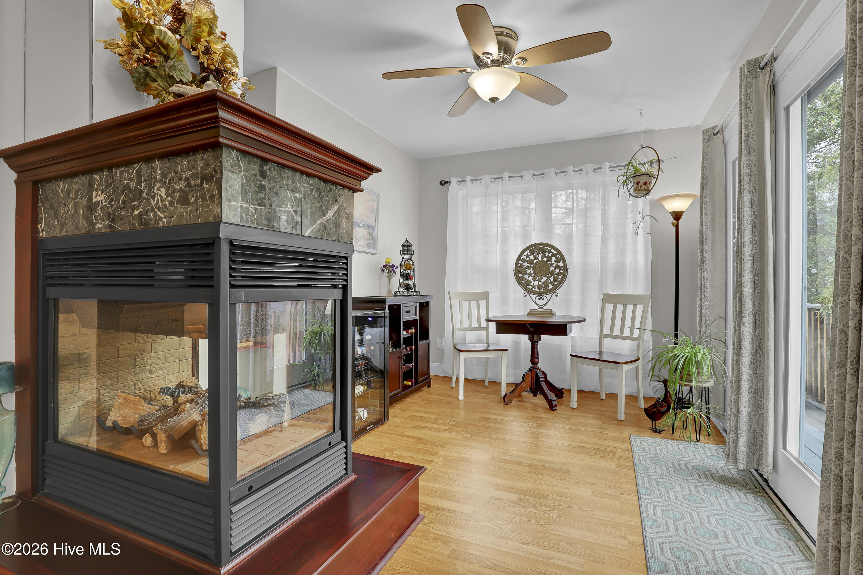 100563243 | Photo 18