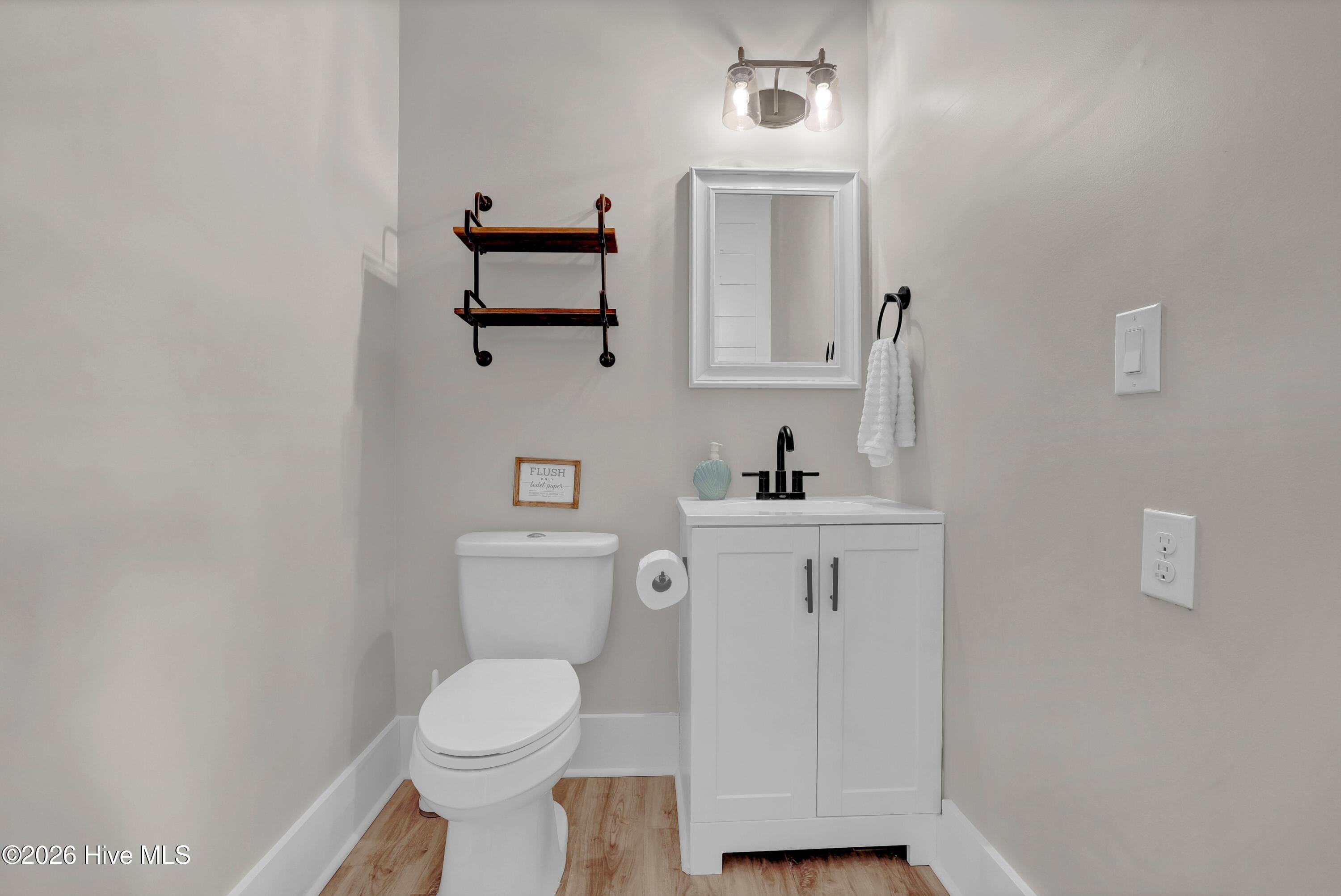 100564139 | Photo 46