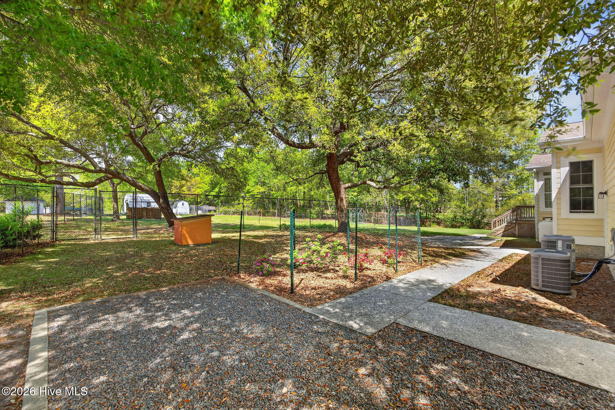 100566414 | Photo 16