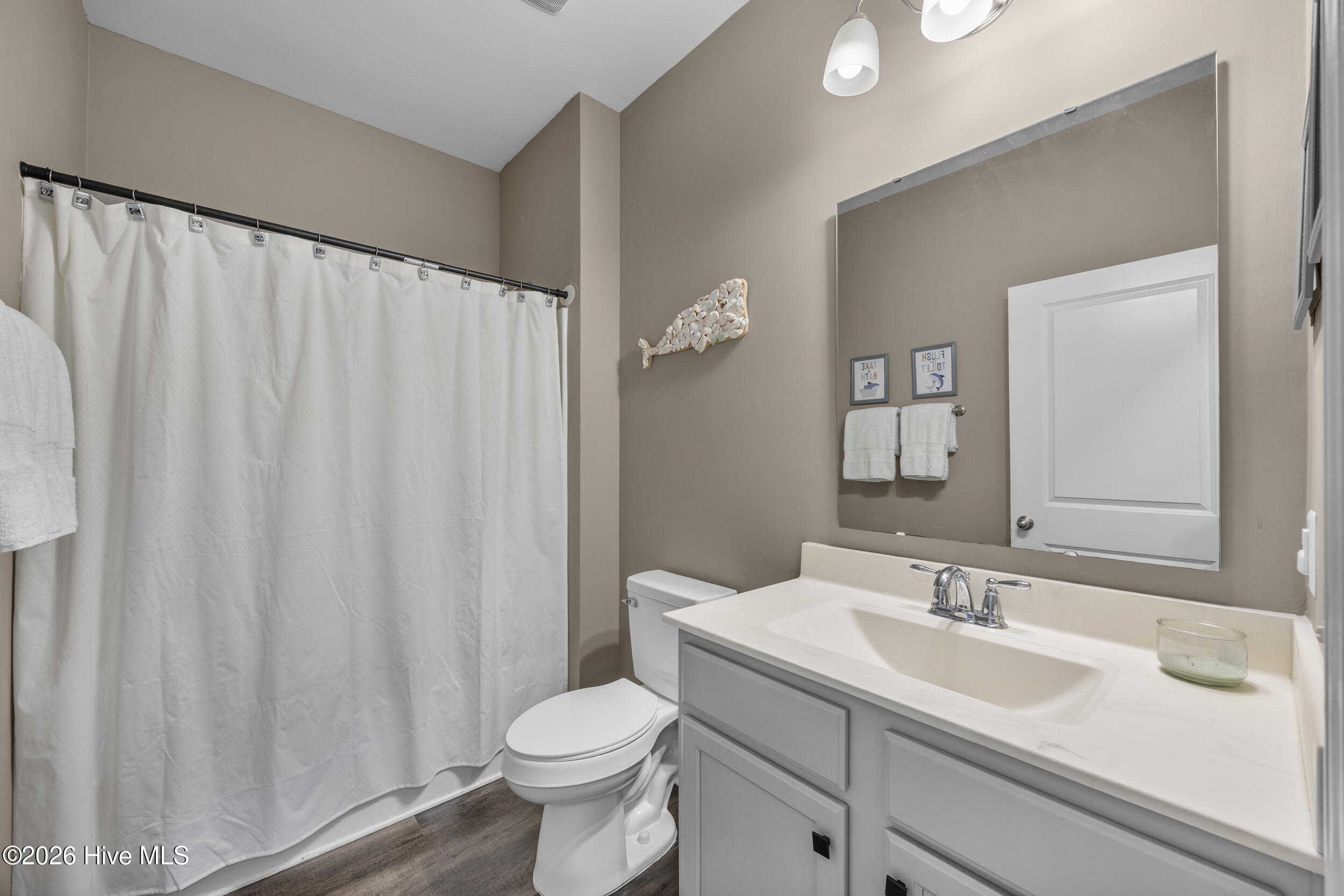 100570461 | Photo 20