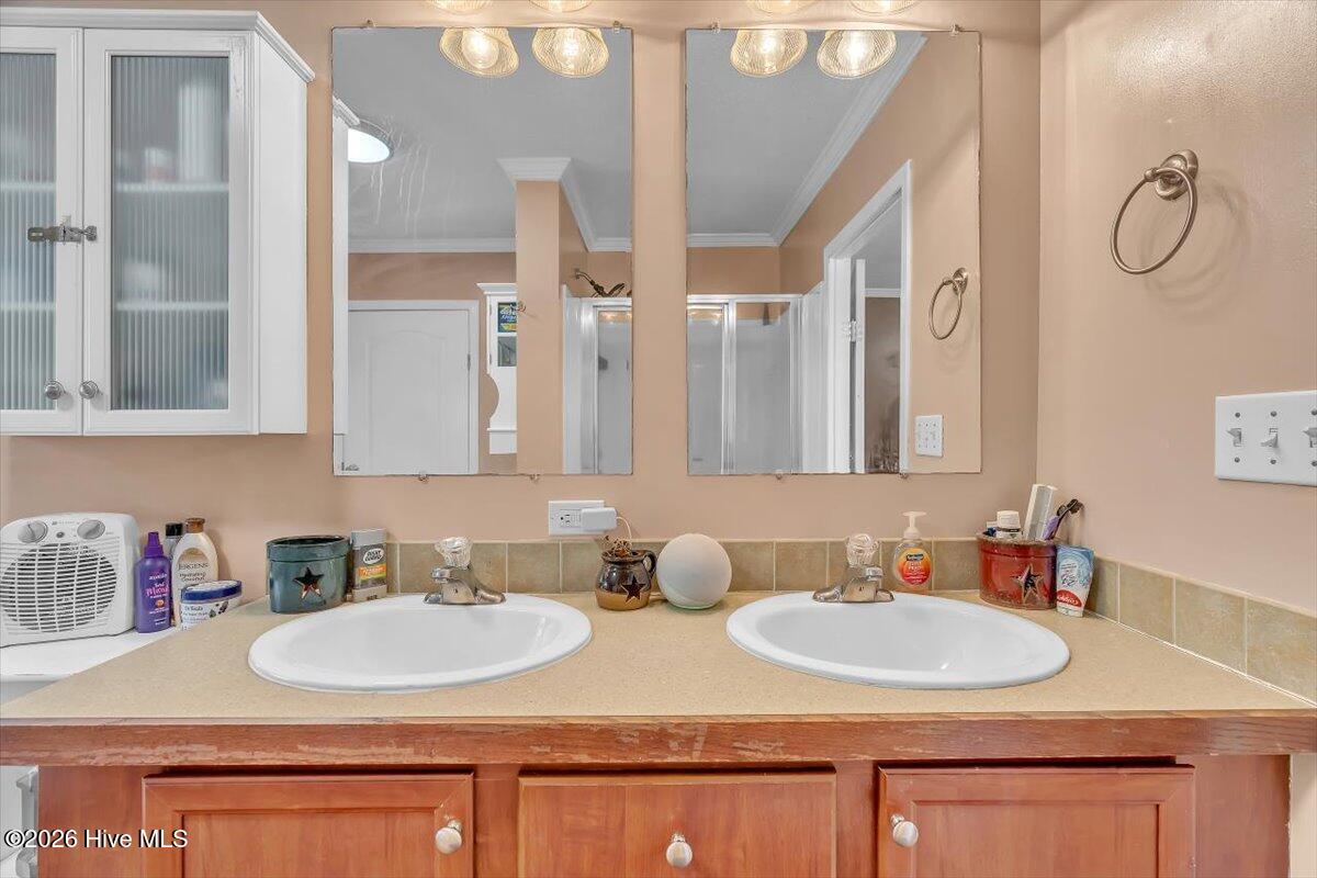 100549997 | Photo 37