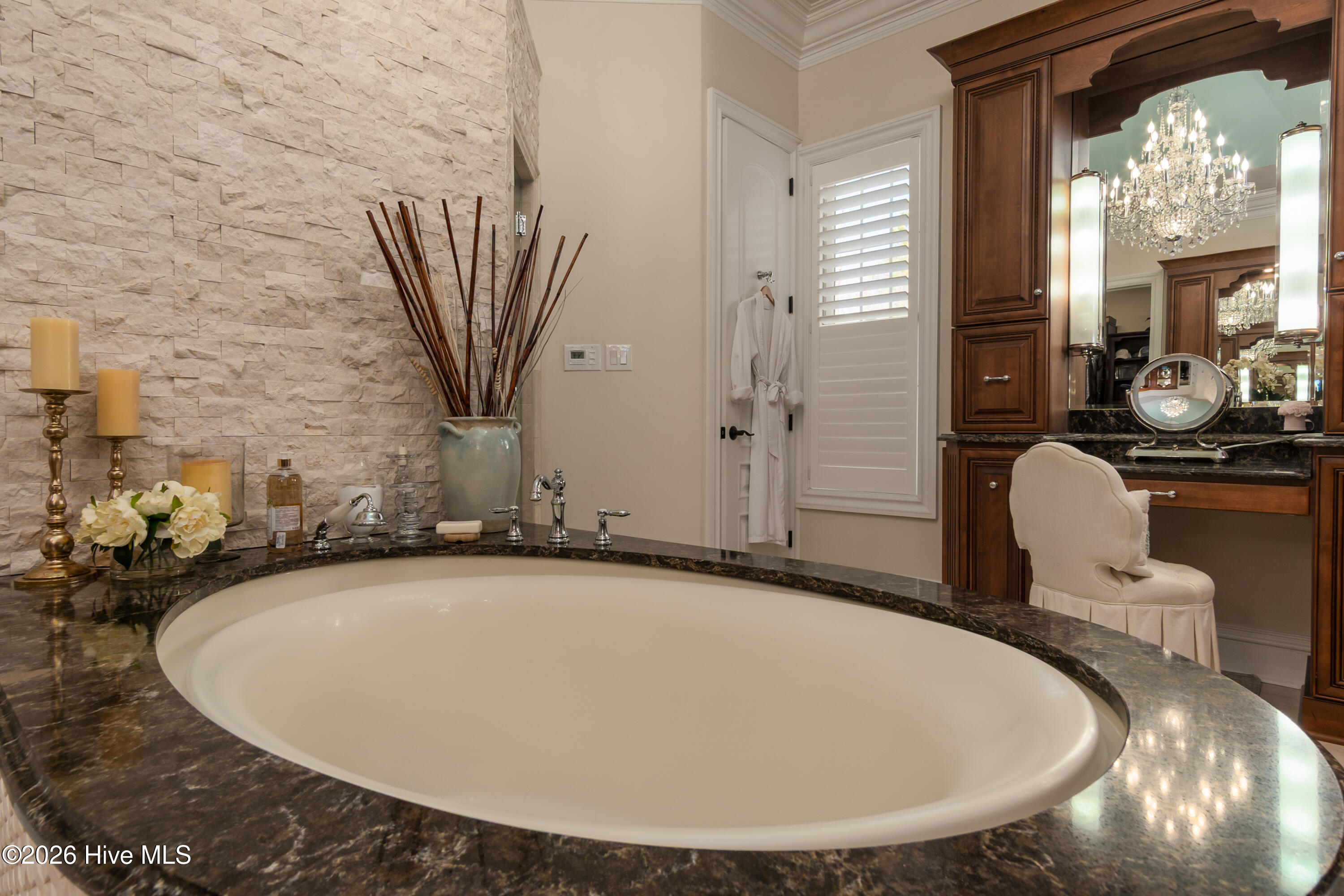 100550947 | Photo 44