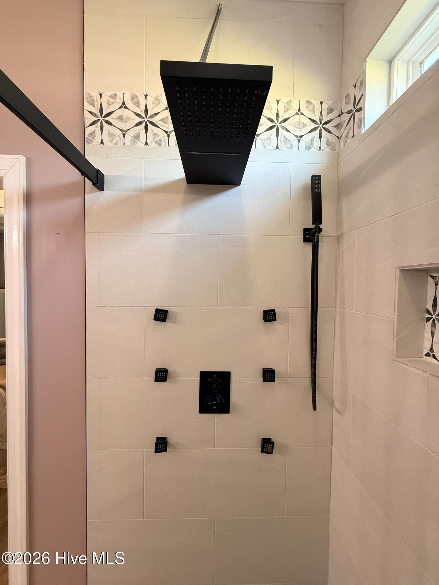 22809AF8-5DDF-4ED8-AC29-E49D78A6ADC1