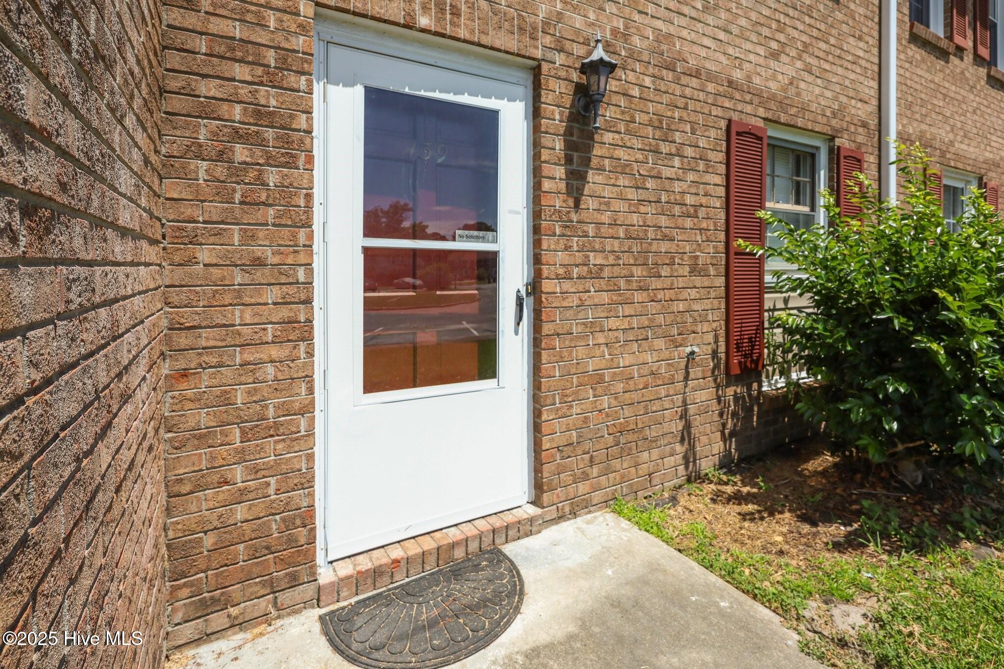 139 King George Court, Jacksonville, NC 28546 – photo 4: 4-web-or-mls-139 King George Court 063