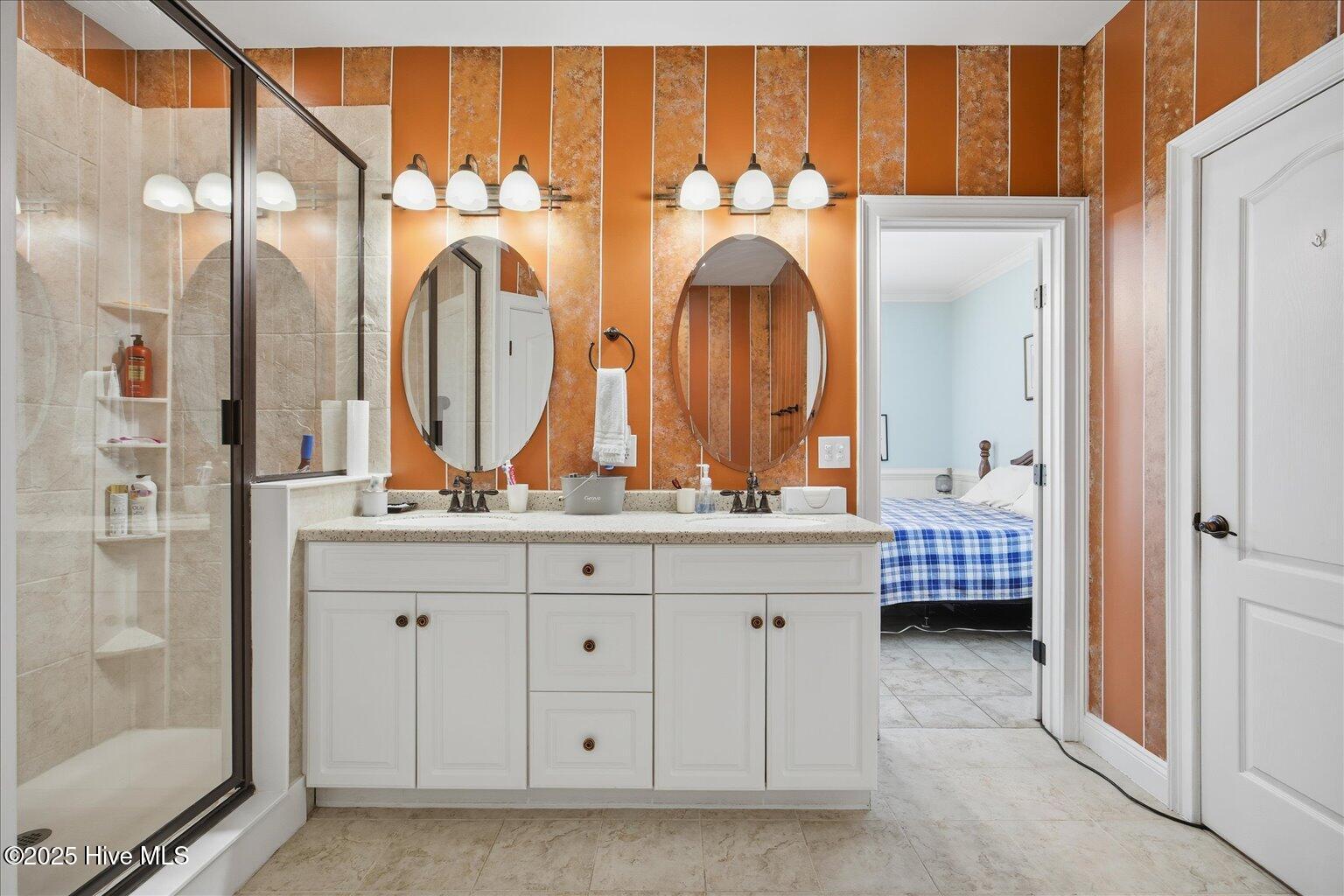 100543897 | Photo 16