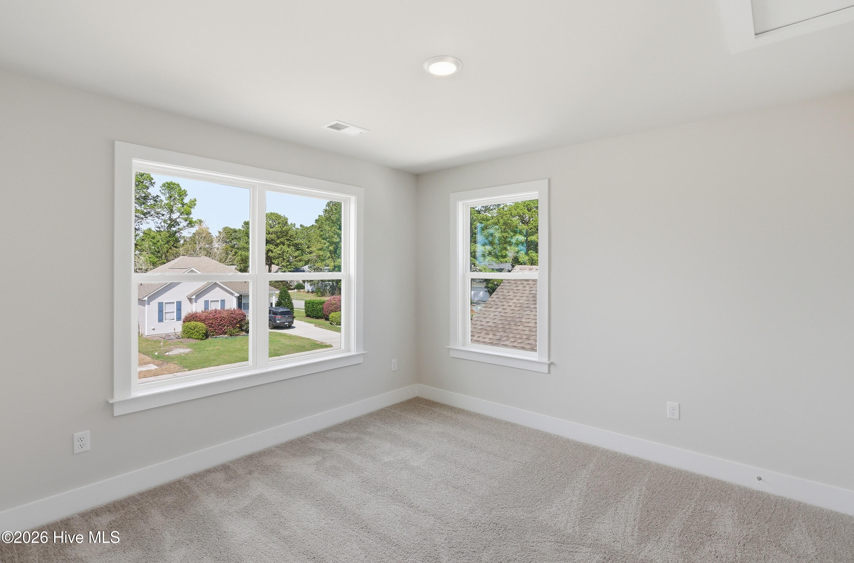 100547597 | Photo 30